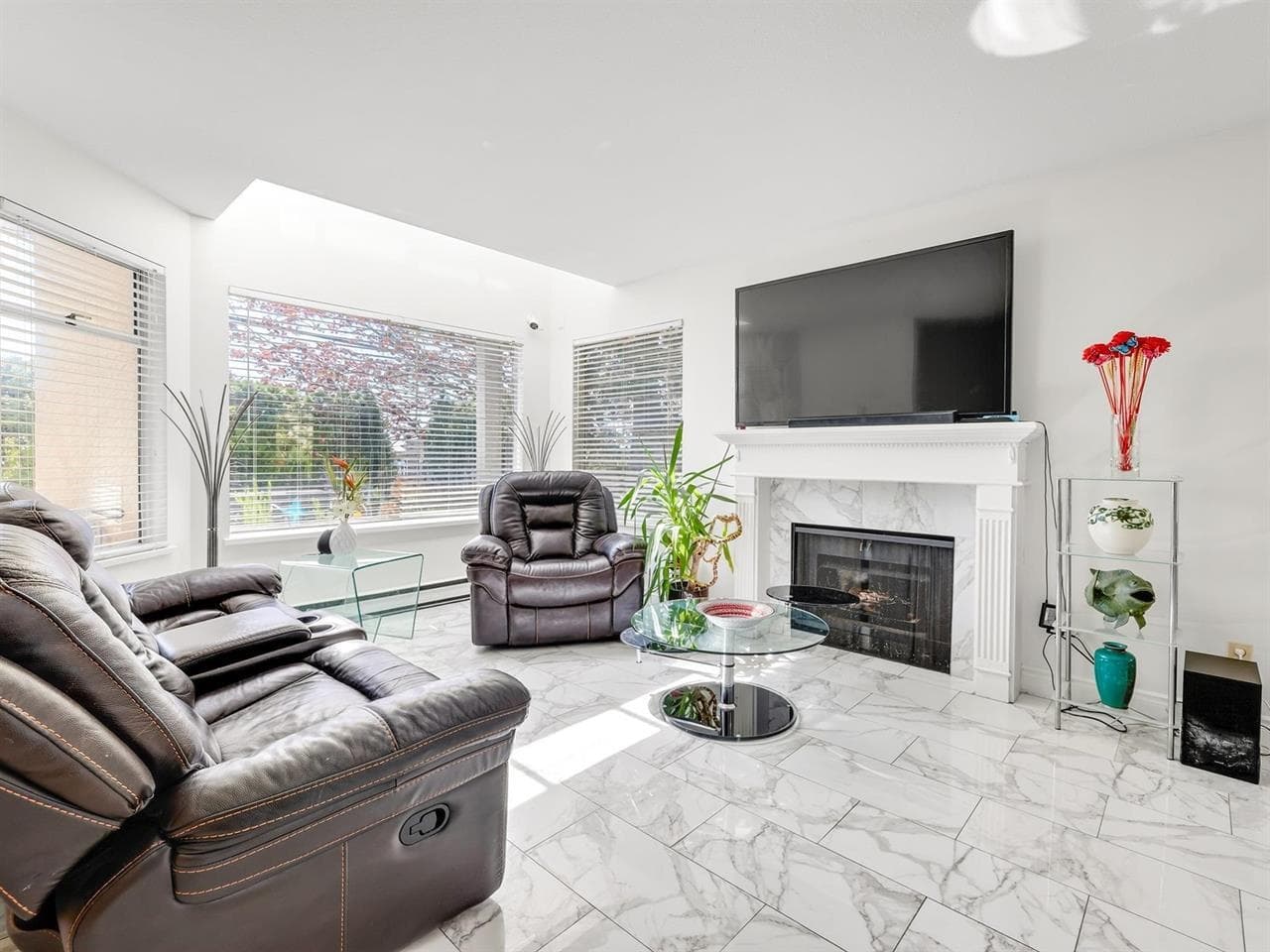 101 - 1225 Merklin Street, White Rock, V4B 4B8 — photo 1