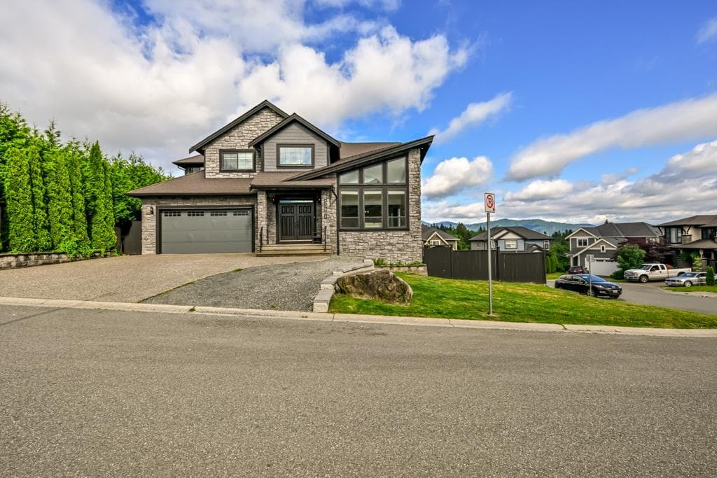 33861 Melburn Drive, Mission, V2V 7S2 — photo 1