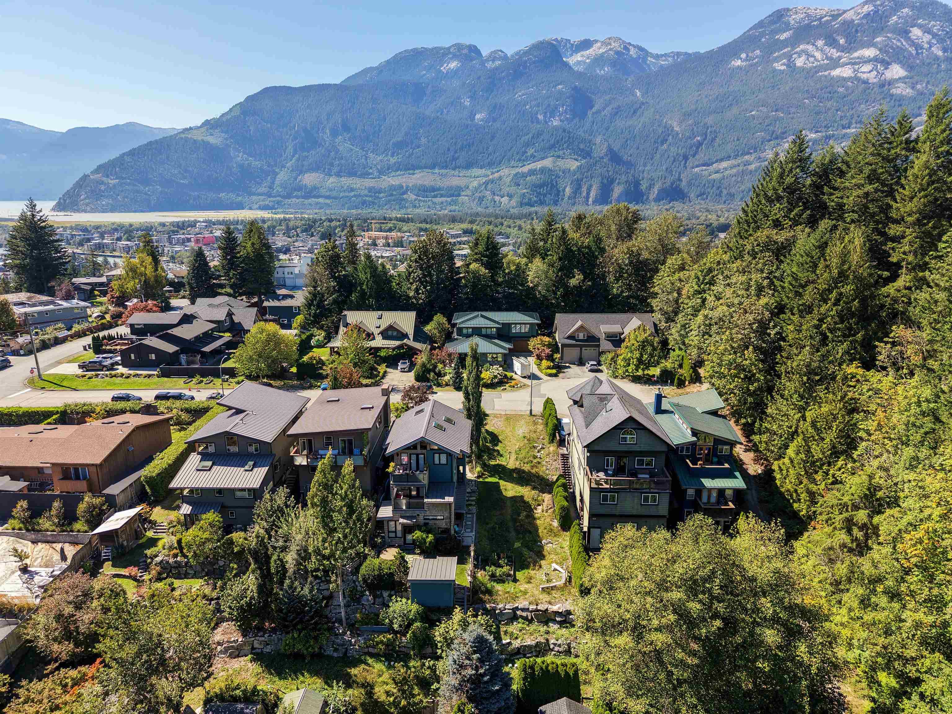 1014 Pennylane Place, Squamish, V8B 0B5 — photo 1