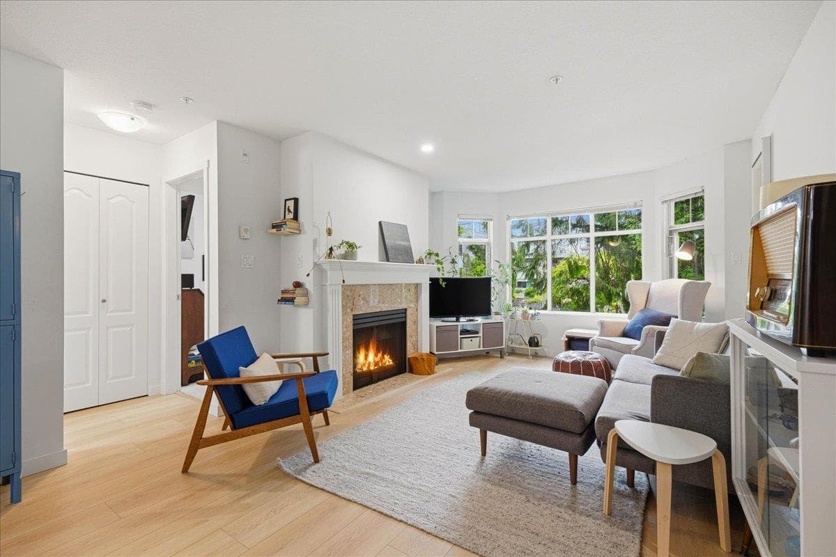 411 - 2059 Chesterfield Avenue, North Vancouver, V7M 2P4 — photo 2