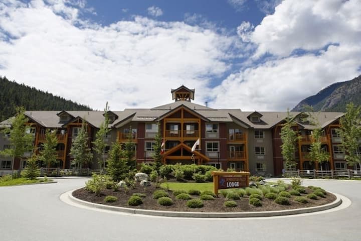 324 - 1490 Highway 99, Pemberton, V0N 2L1 — photo 1