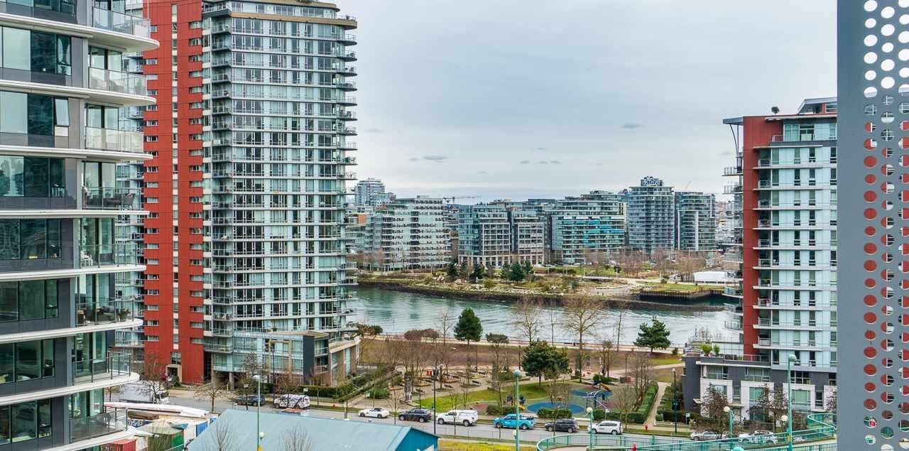 1081 - 87 Nelson Street, Vancouver, V6Z 0E8 — photo 2