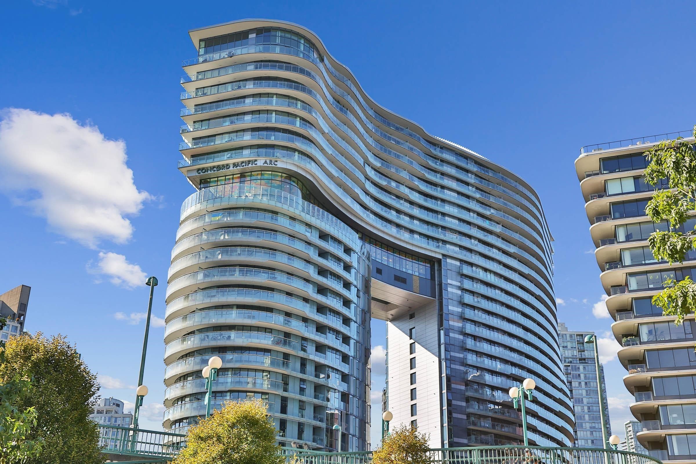 1081 - 87 Nelson Street, Vancouver