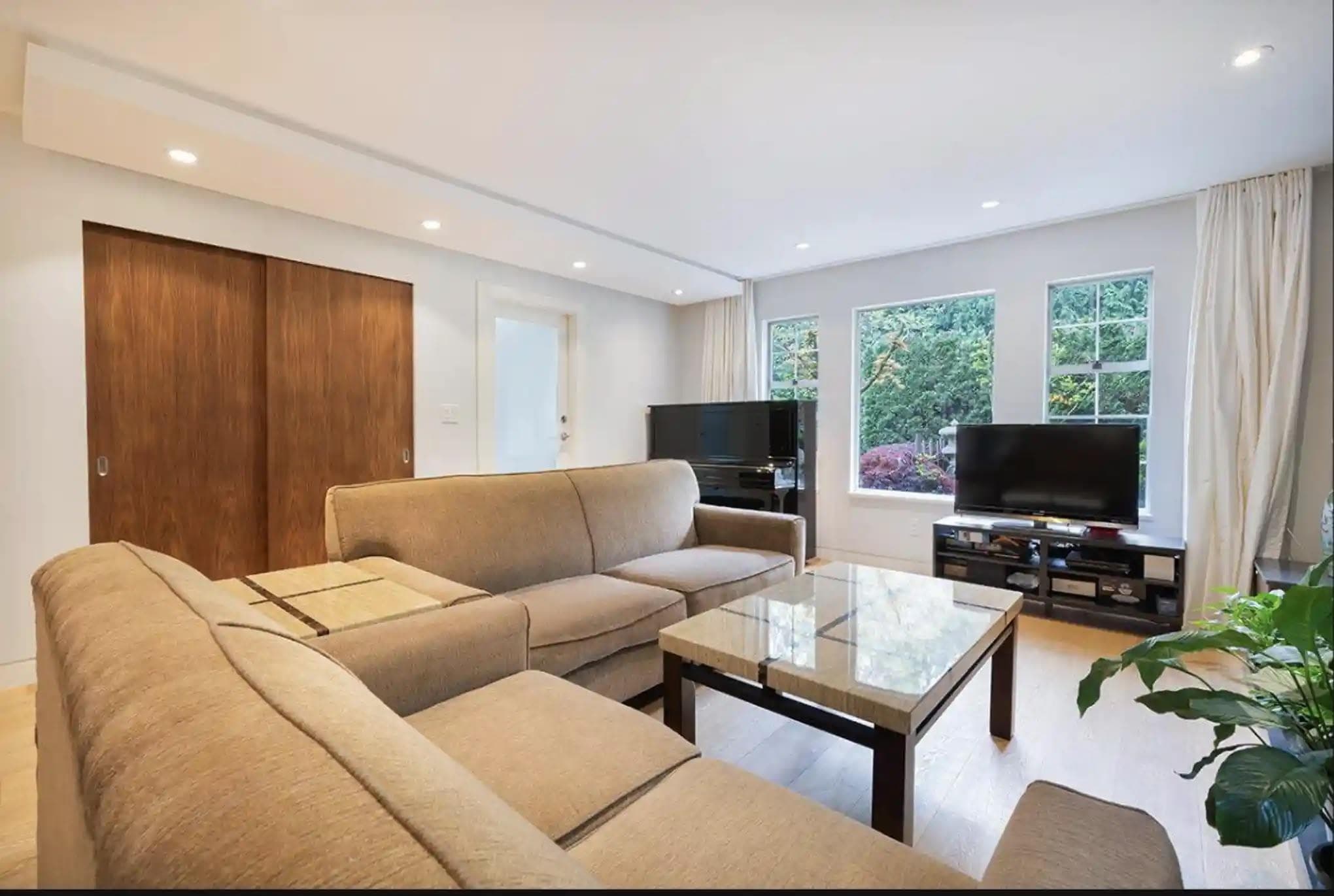 Ground Floor - 453X 16th Ave W, Vancouver, V6R 3E8 — photo 2