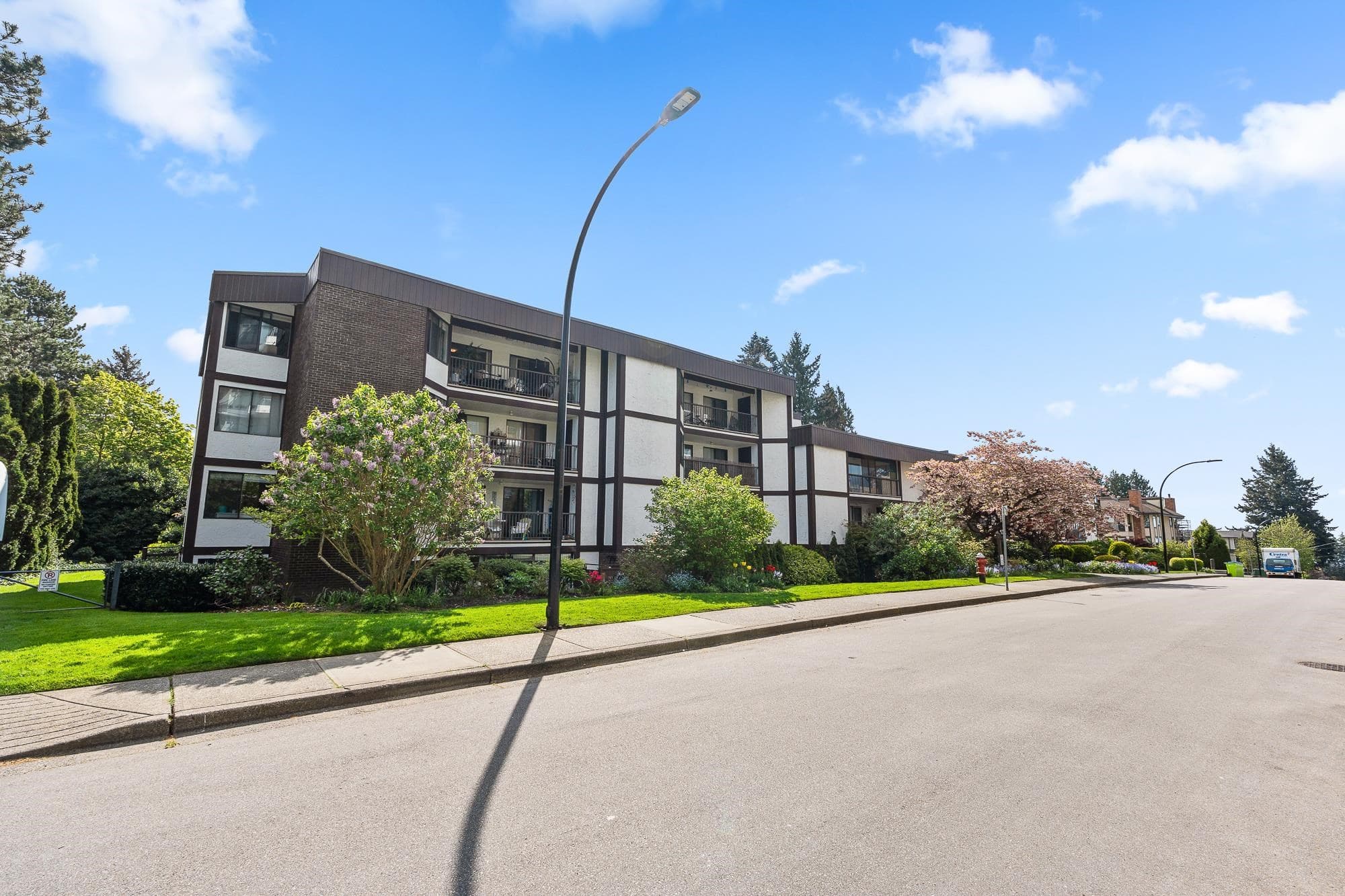 302 - 1520 Vidal Street, White Rock, V4B 3T7 — photo 2