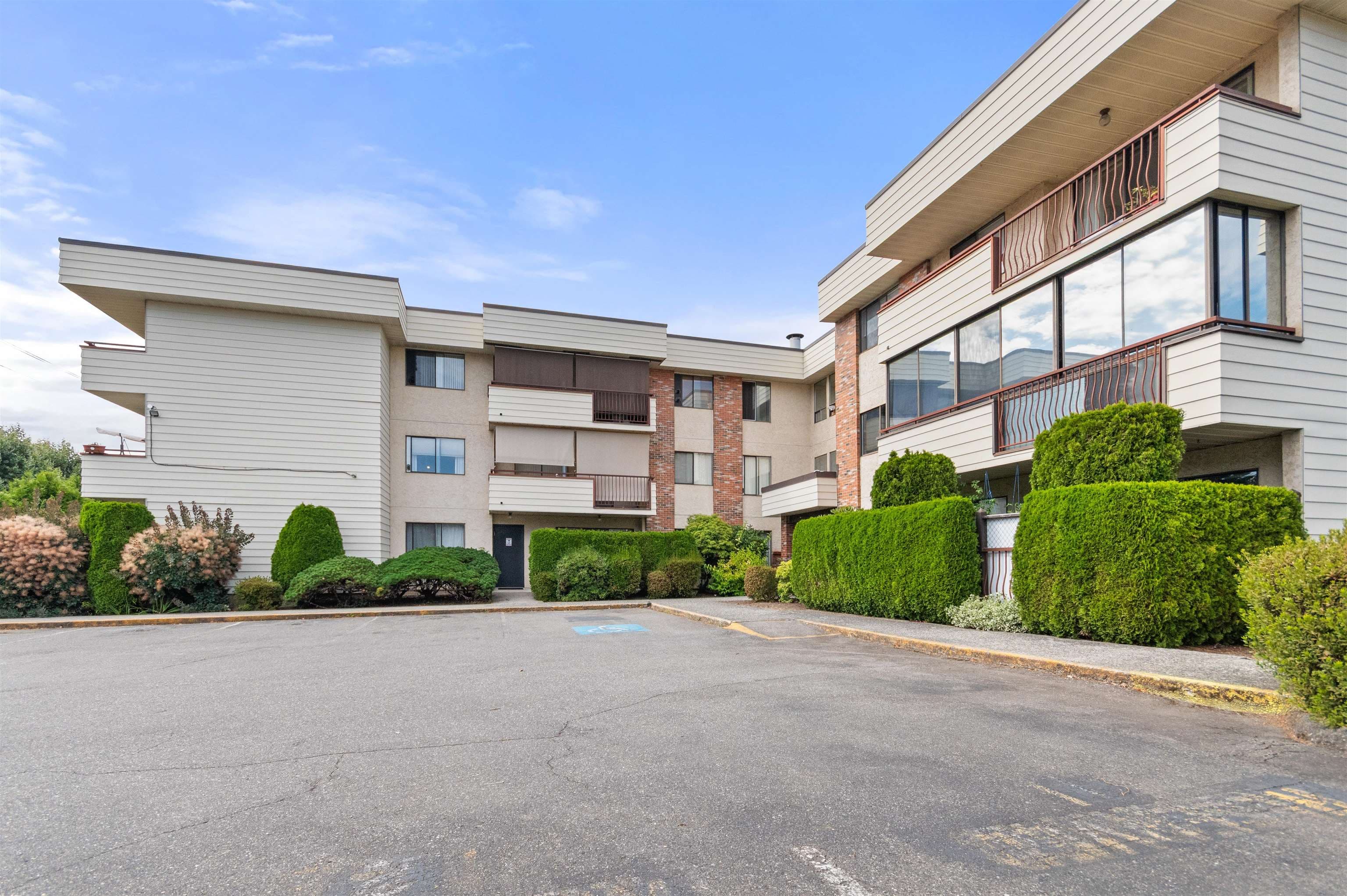 301 - 32885 George Ferguson Way, Abbotsford, V2S 7X1 — photo 1