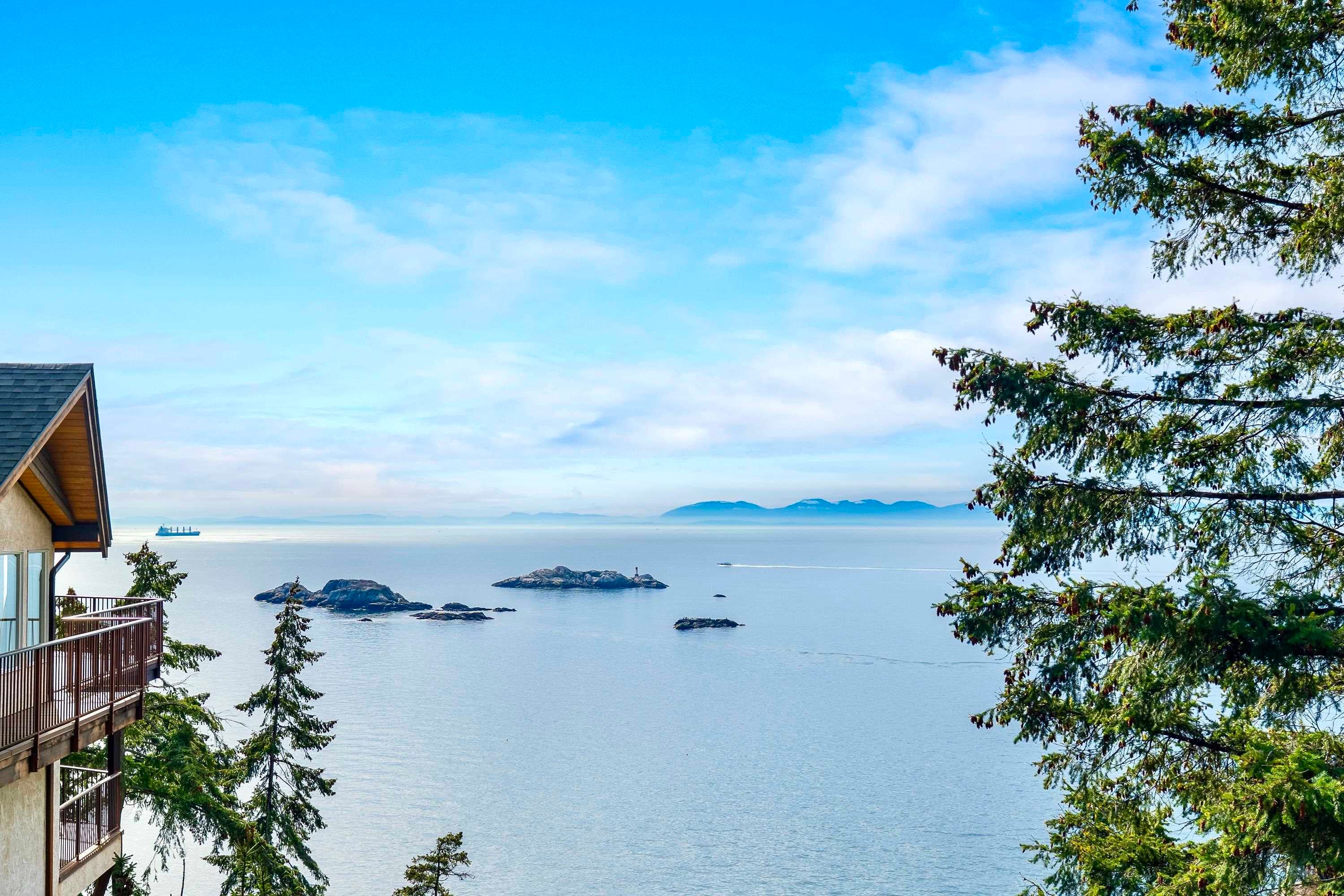 5295 Gulf Place, West Vancouver, V7W 2V9 — photo 4