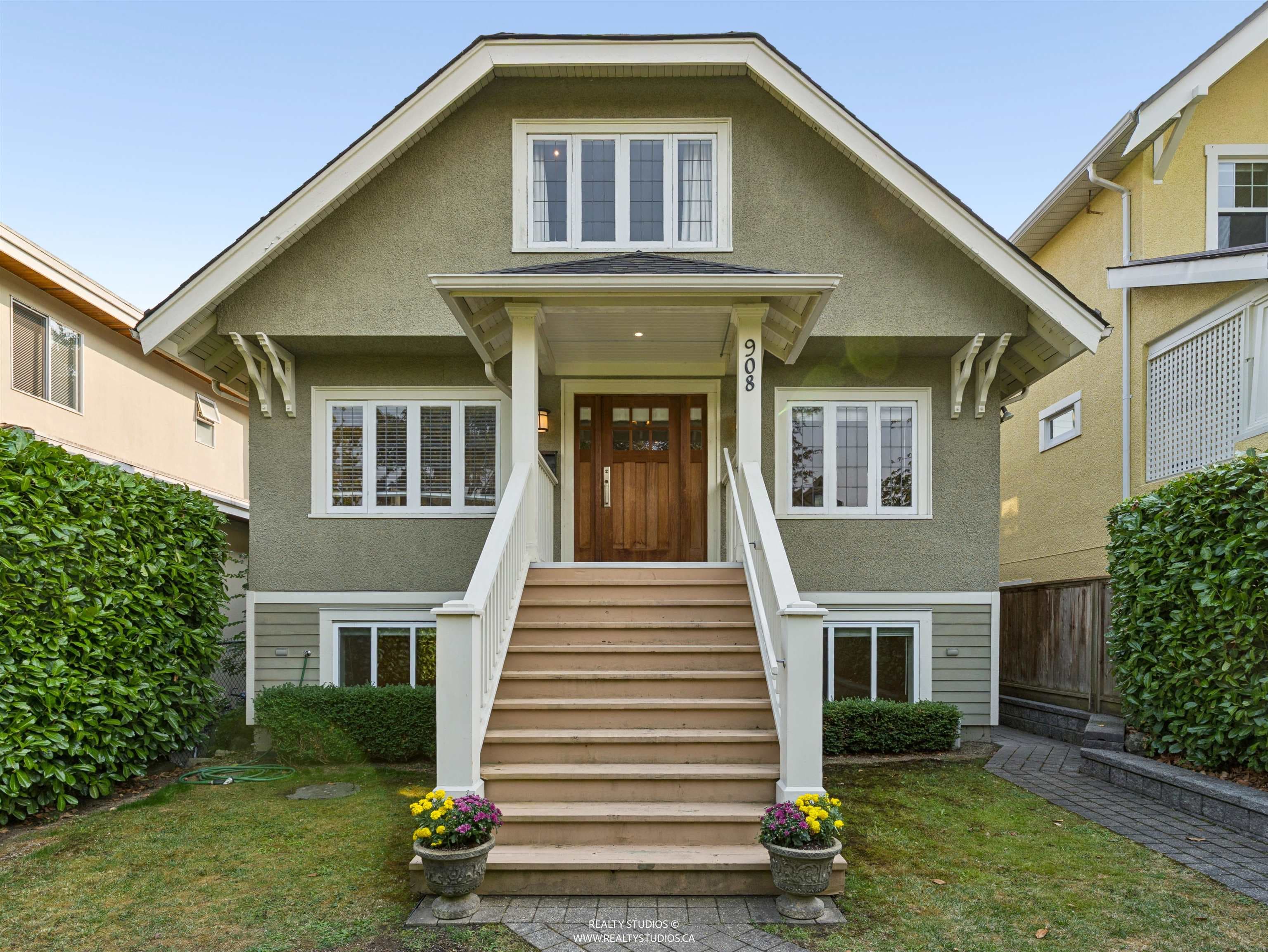 908 W 21st Avenue, Vancouver, V5Z 1Z1 — photo 1