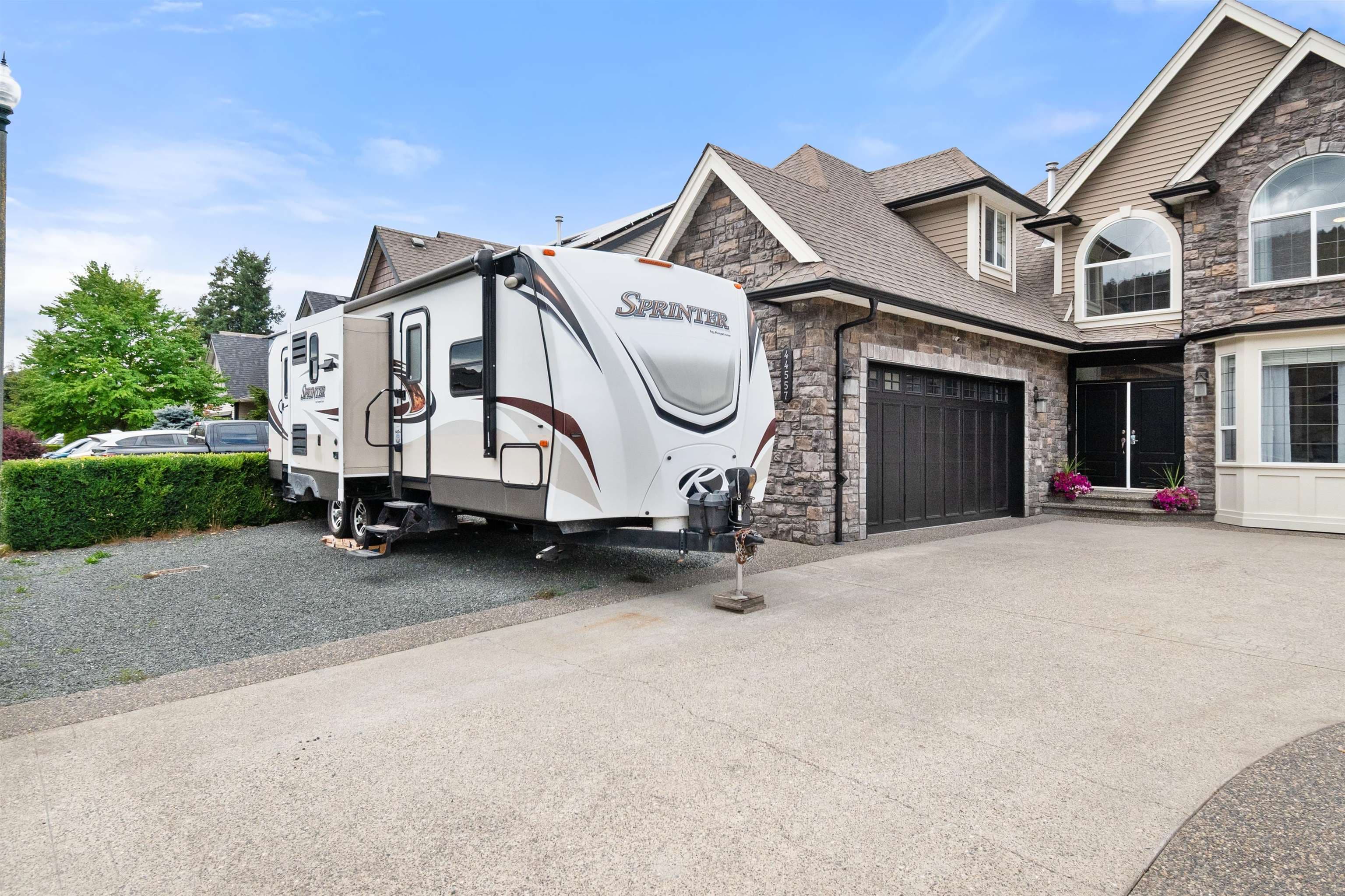 44557 Bayshore Avenue, Chilliwack, V2R 0A6 — photo 2