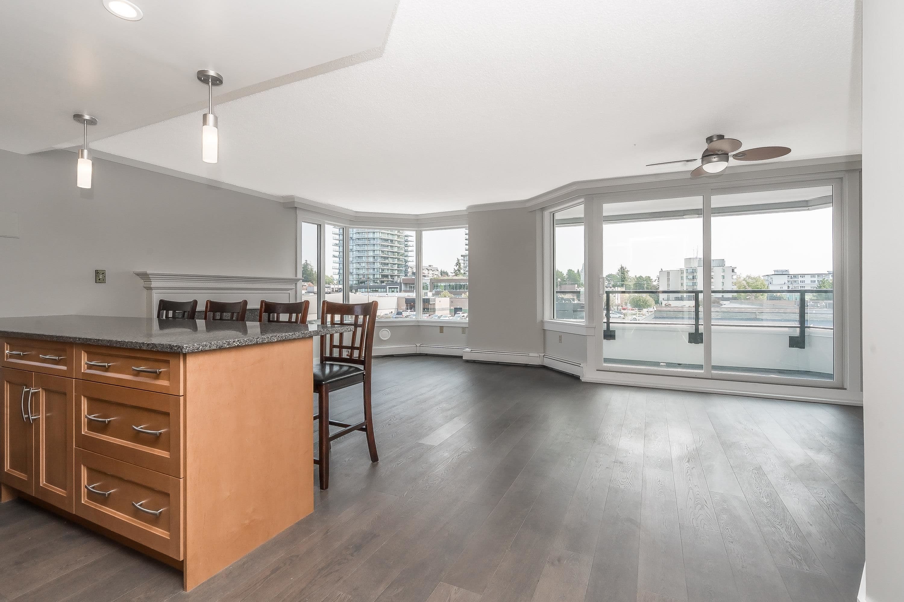 412 - 15111 Russell Avenue, White Rock, V4B 2P4 — photo 3