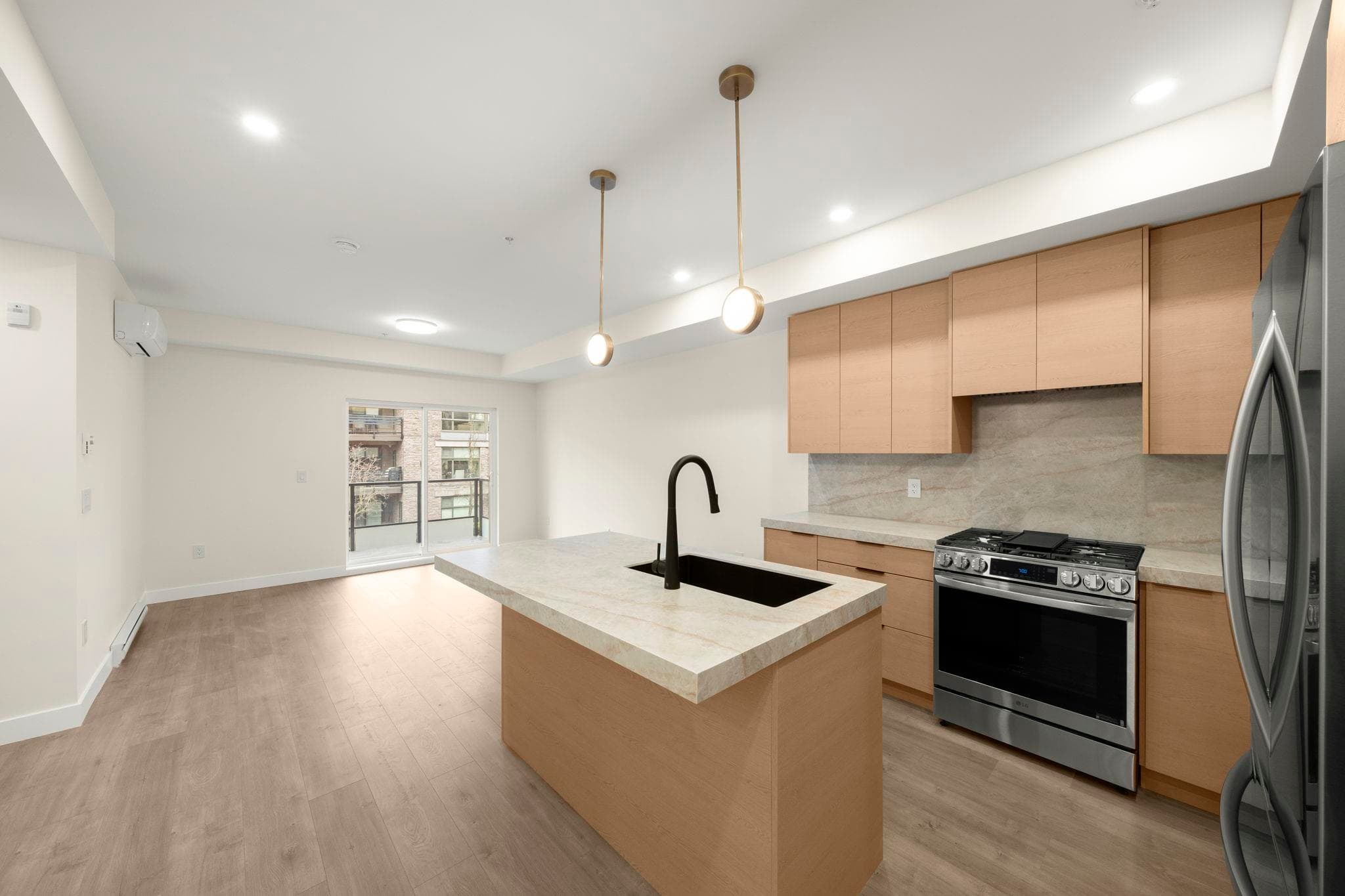 211 - 15353 17 Avenue, Surrey, V4A 1T8 — photo 3