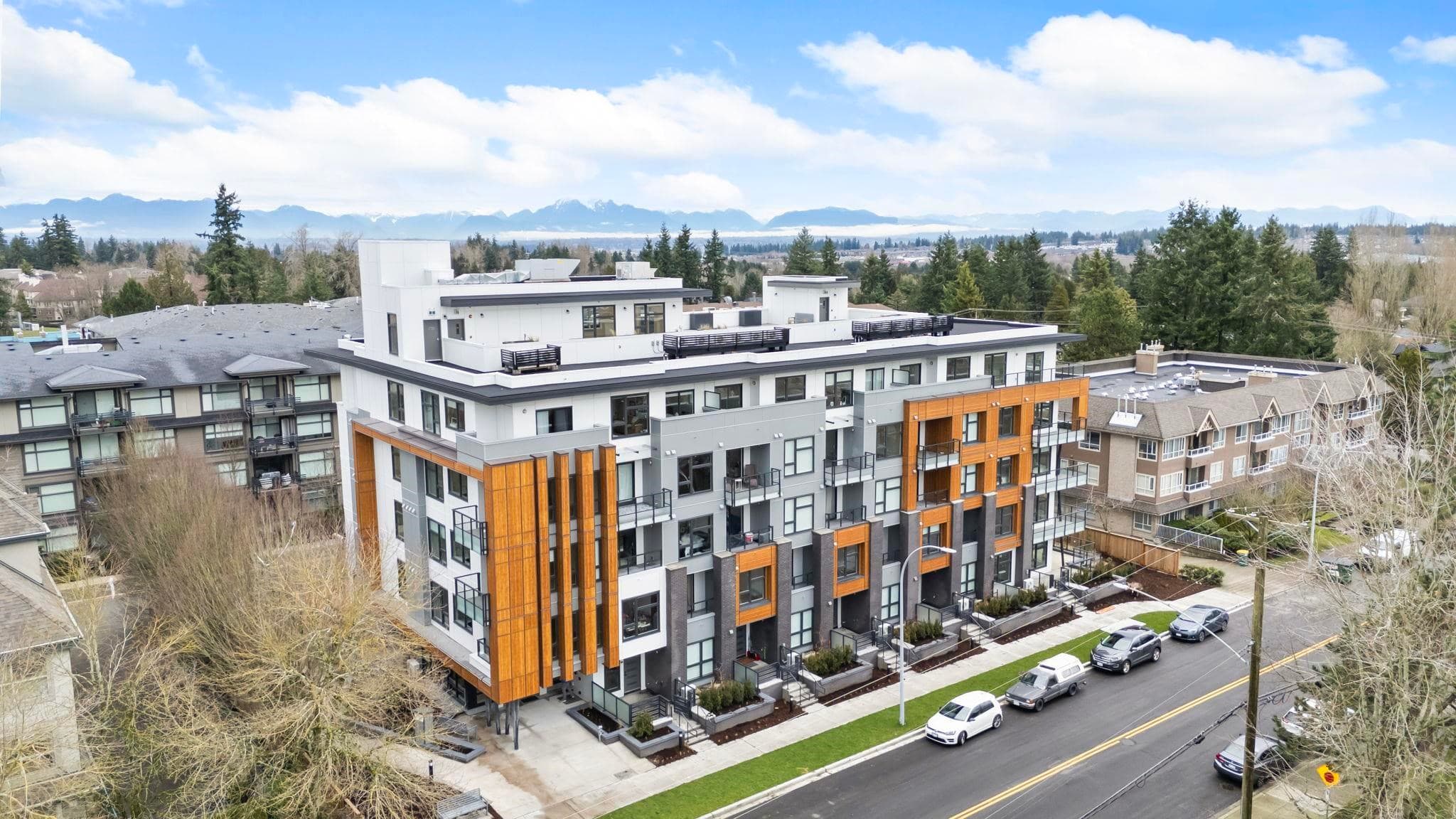 211 - 15353 17 Avenue, Surrey