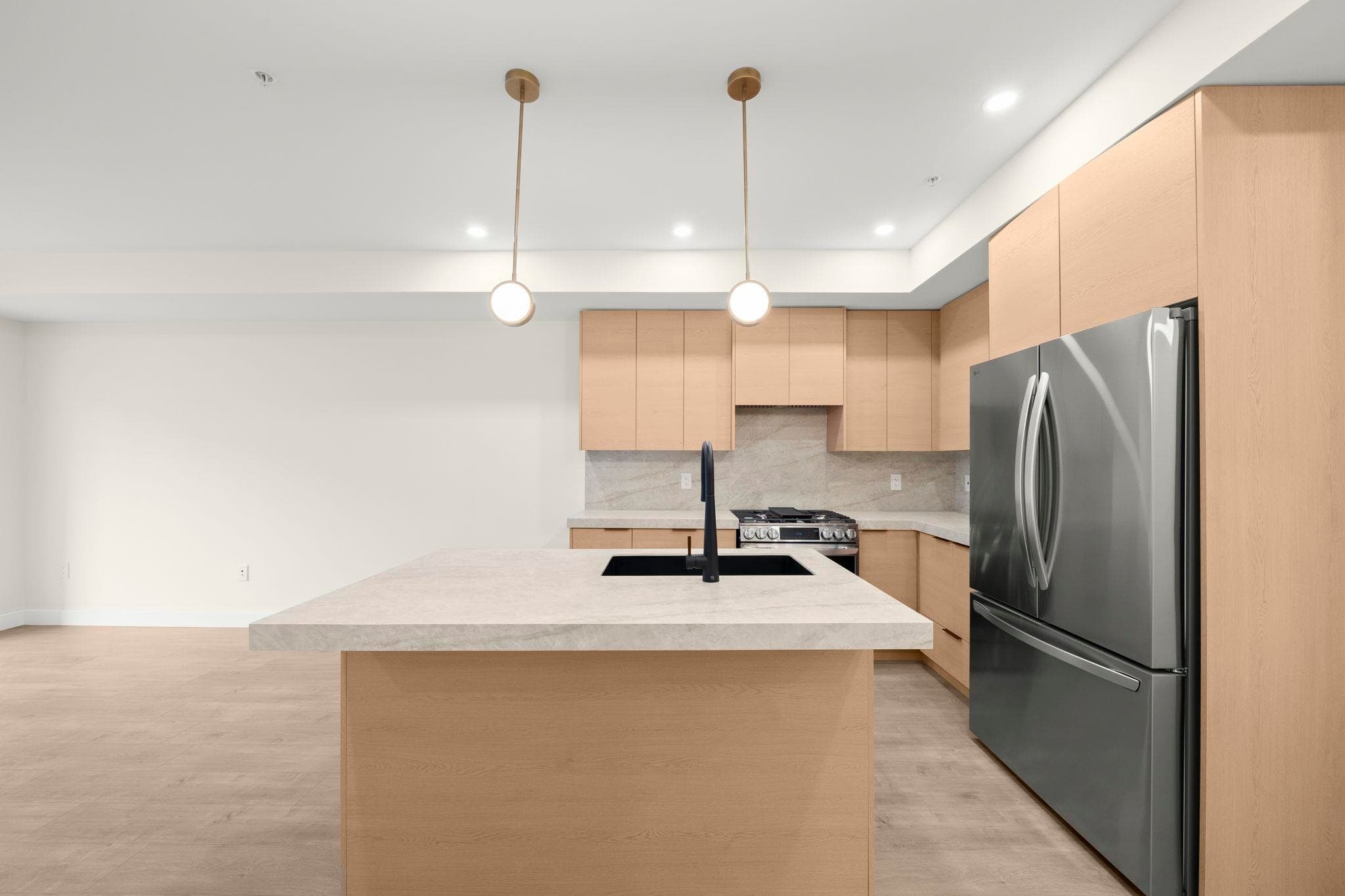 211 - 15353 17 Avenue, Surrey, V4A 1T8 — photo 5