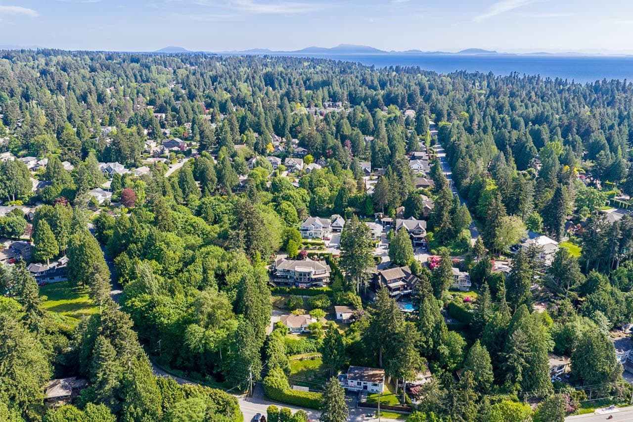 12520 Crescent Road, Surrey, V4A 2V3 — photo 5