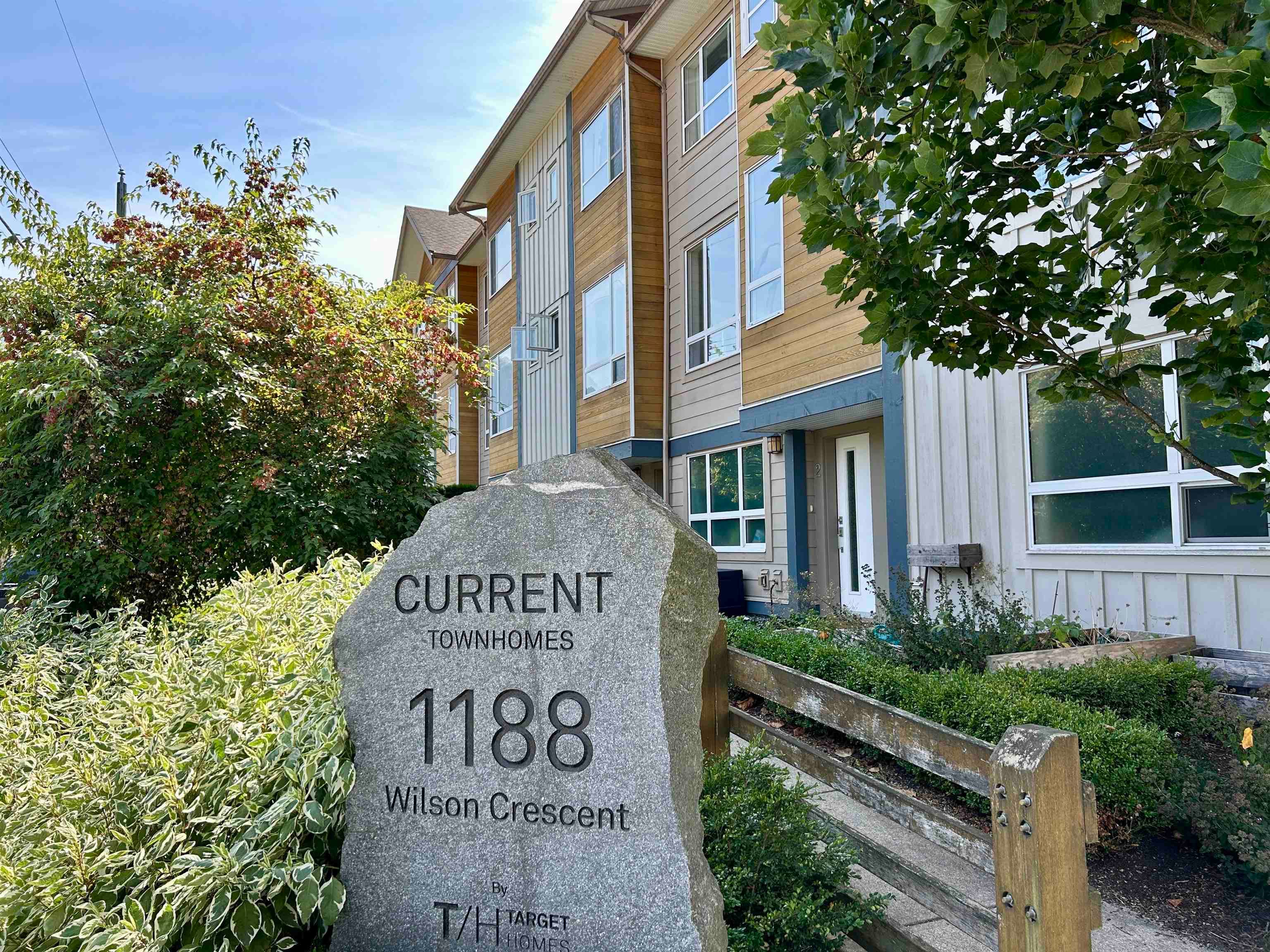 4 - 1188 Wilson Crescent, Squamish, V8B 0A9 — photo 1