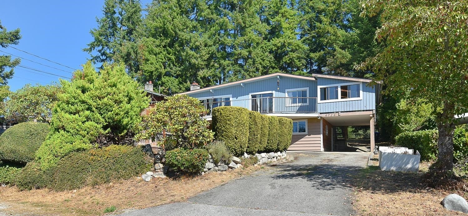 4726 Laurel Avenue, Sechelt, V7Z 0E7 — photo 1
