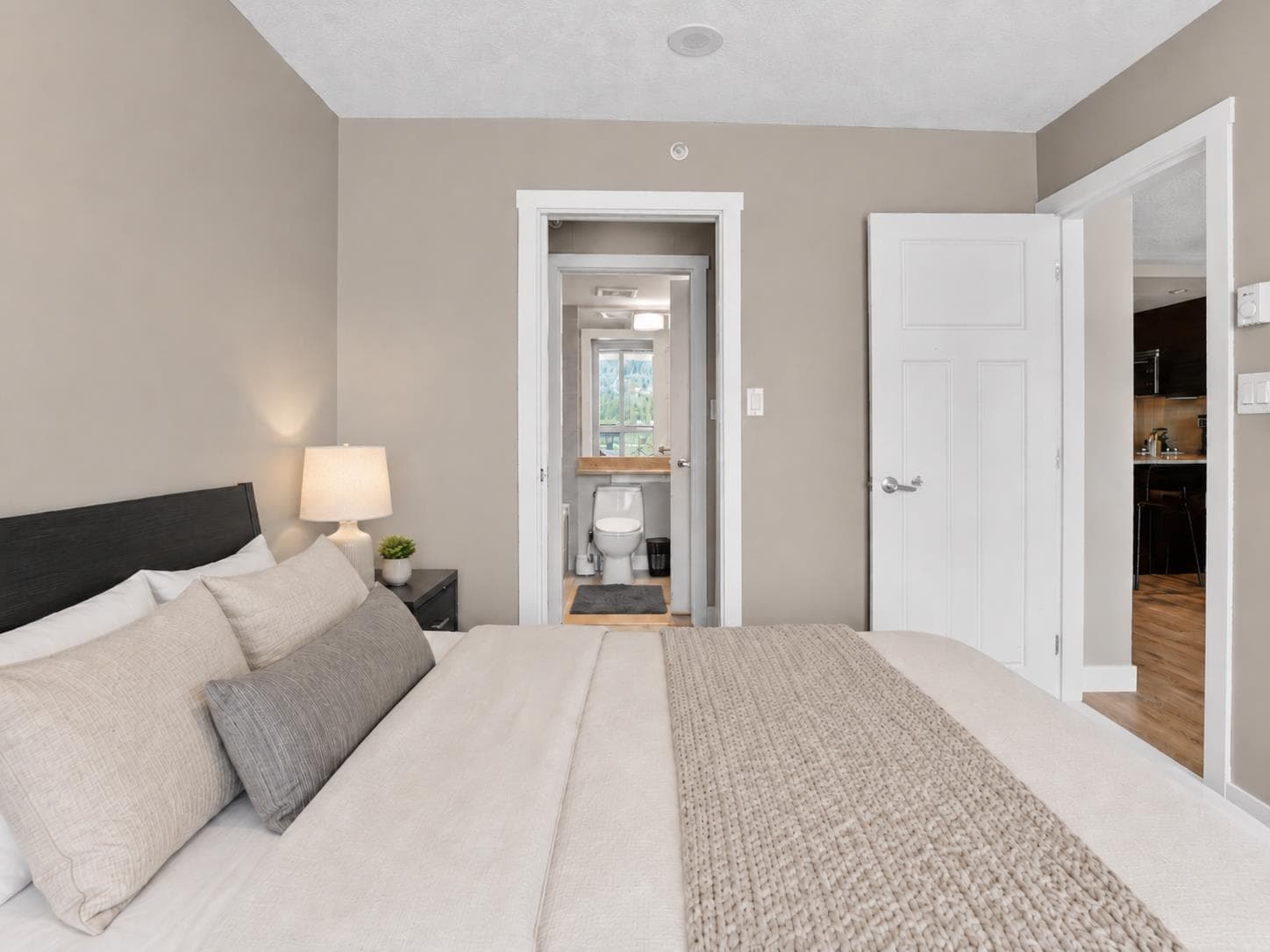 2102 - 2978 Glen Drive, Coquitlam, V3B 0C3 — photo 4