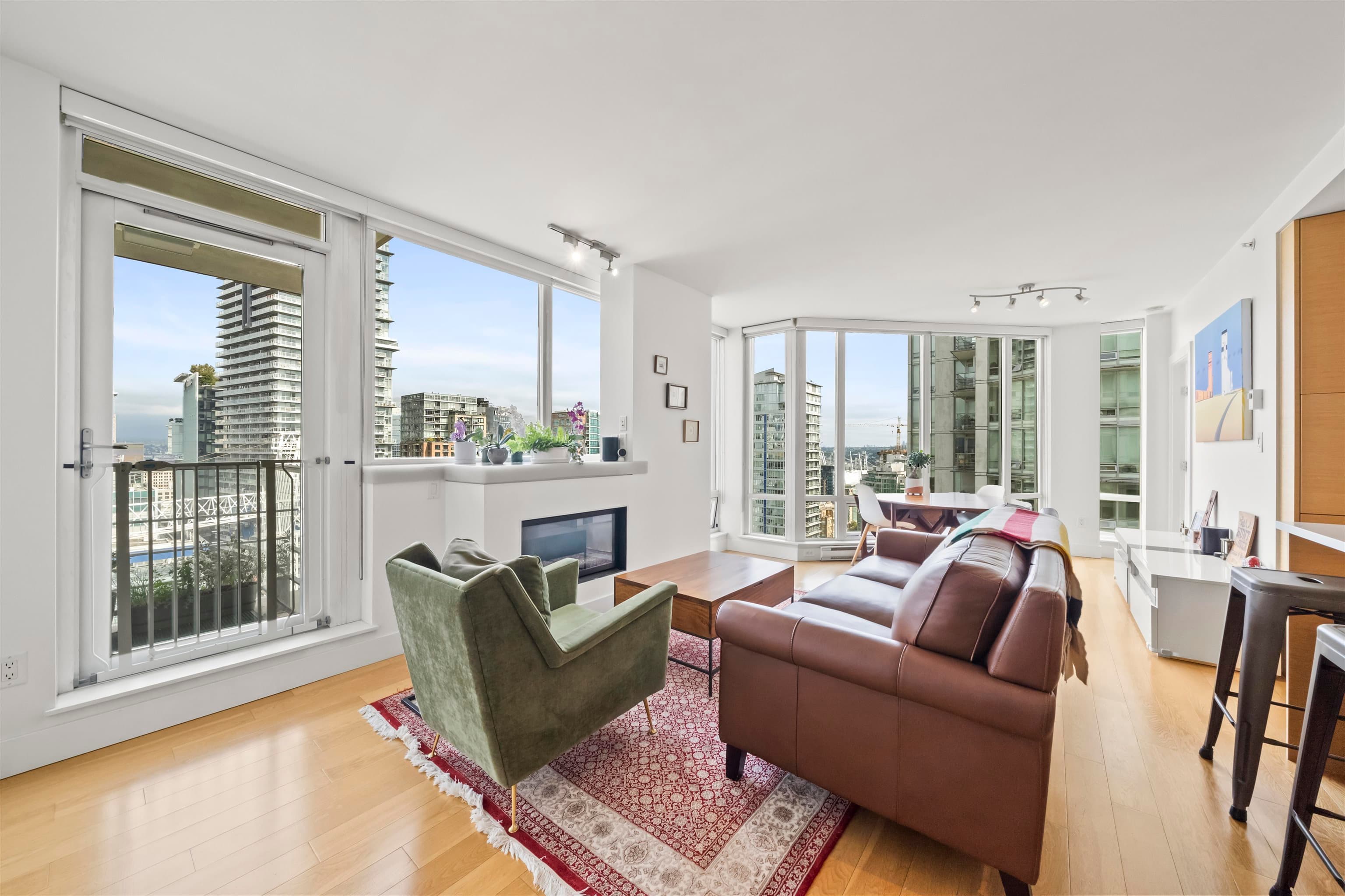 2505 - 565 Smithe Street, Vancouver, V6B 0E4 — photo 2