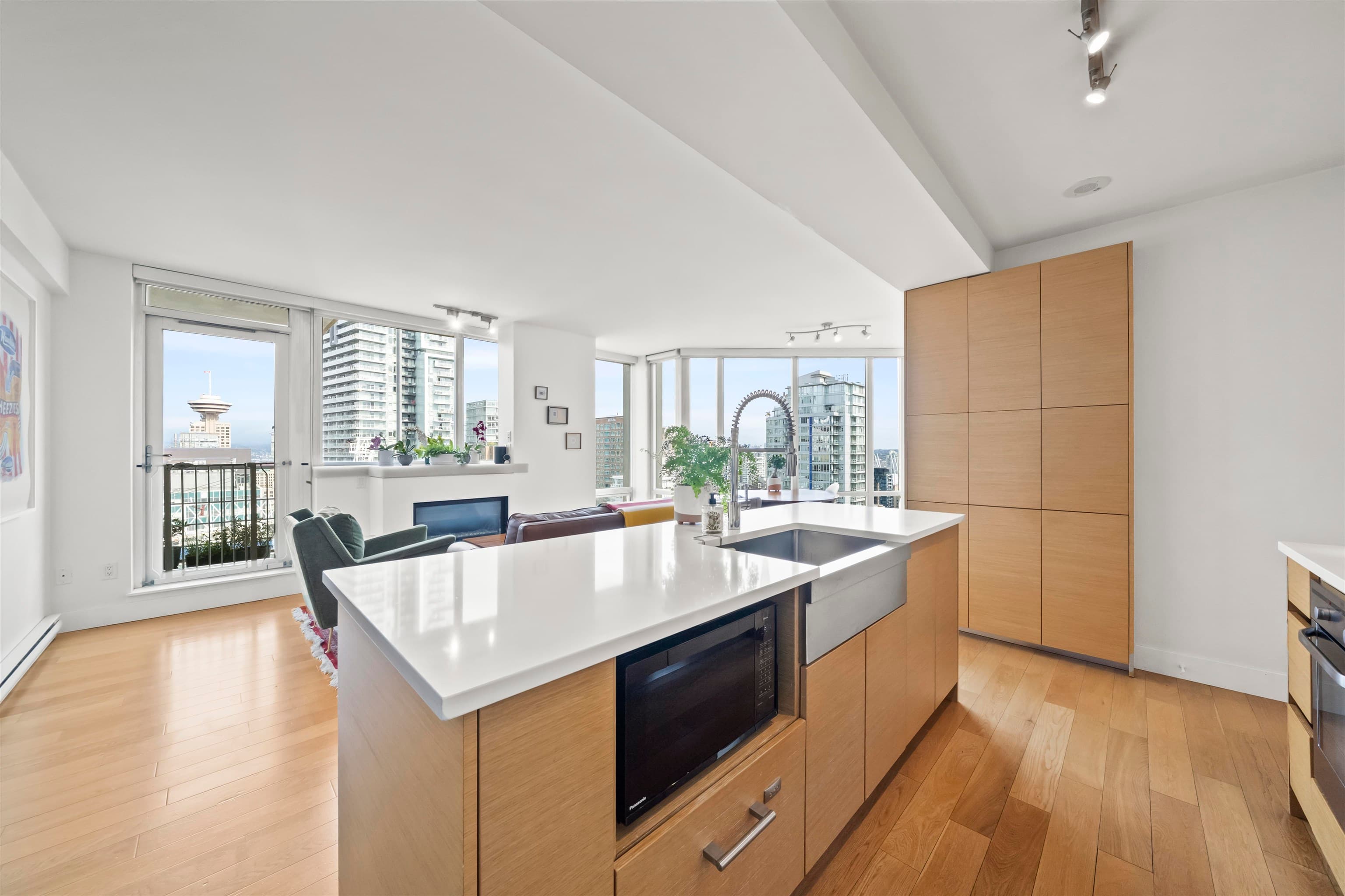 2505 - 565 Smithe Street, Vancouver, V6B 0E4 — photo 4