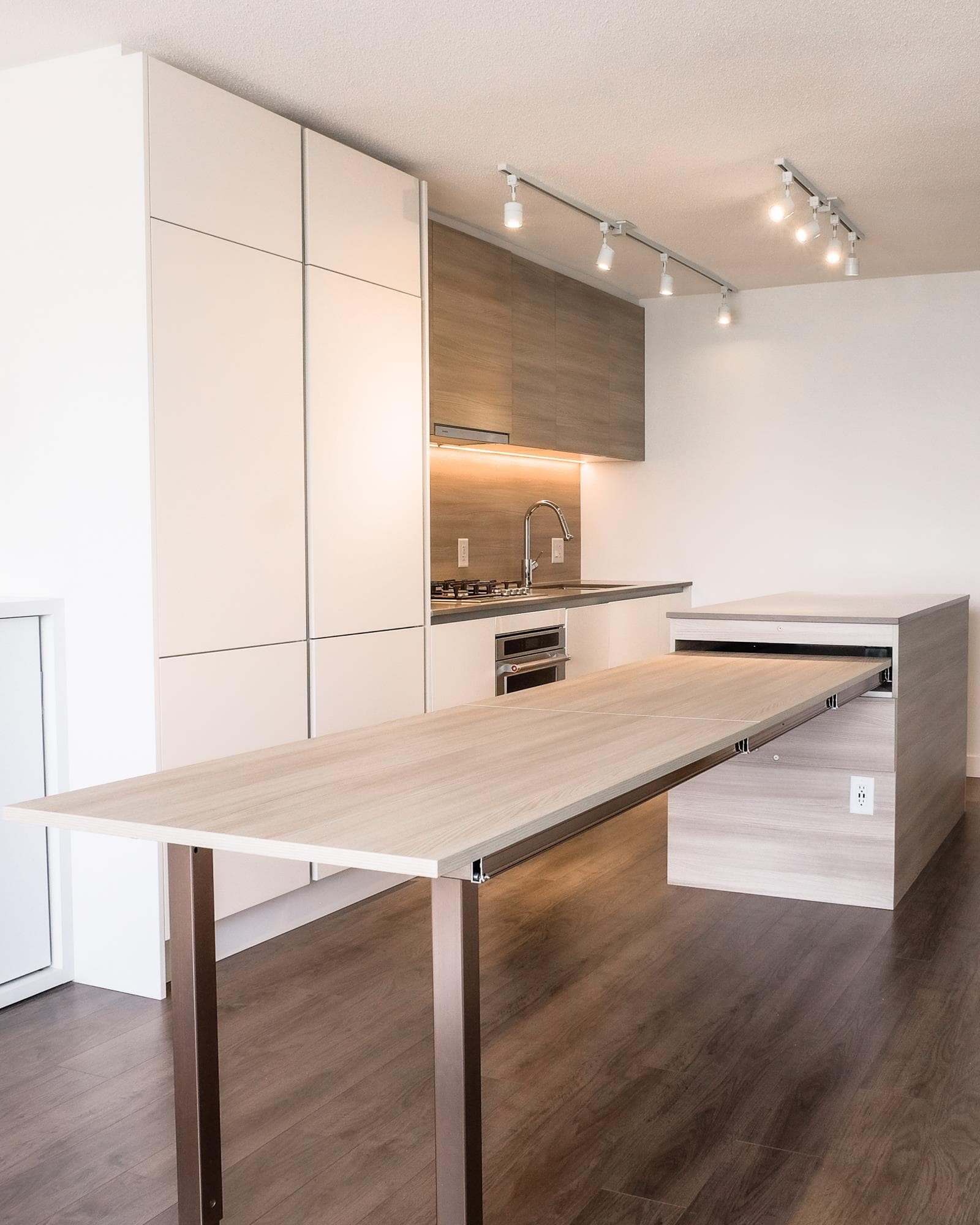 1312 - 908 Quayside Drive, New Westminster, V3M 0L4 — photo 5