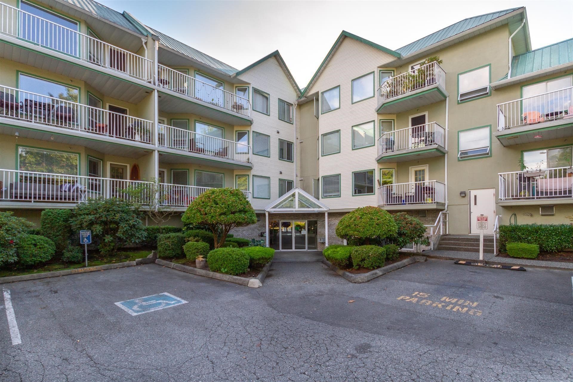 317 - 19236 Ford Road, Pitt Meadows, V3Y 2K1 — photo 1