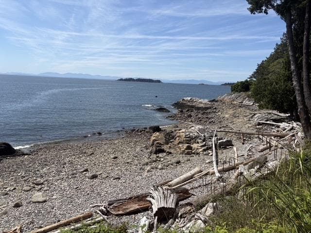 1801 Arbutus Point Road, Bowen Island, V0N 1G2 — photo 2