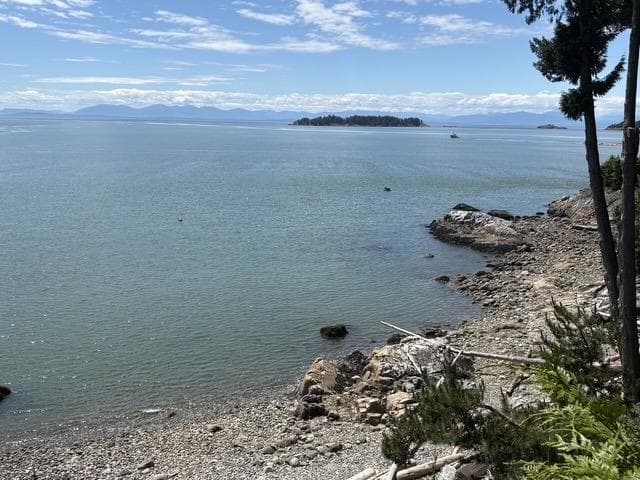 1801 Arbutus Point Road, Bowen Island, V0N 1G2 — photo 3