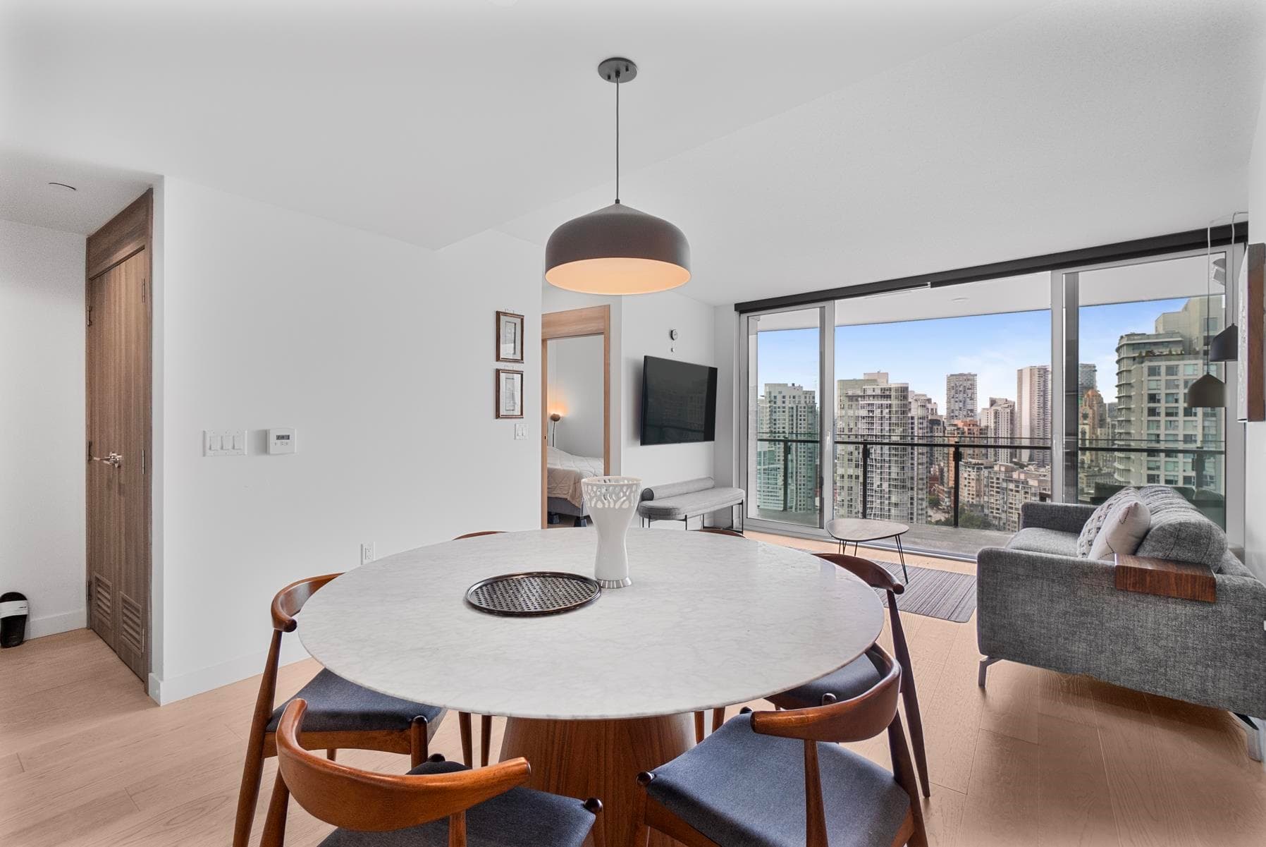 2720 - 89 Nelson Street, Vancouver, V6Z 0E7 — photo 2