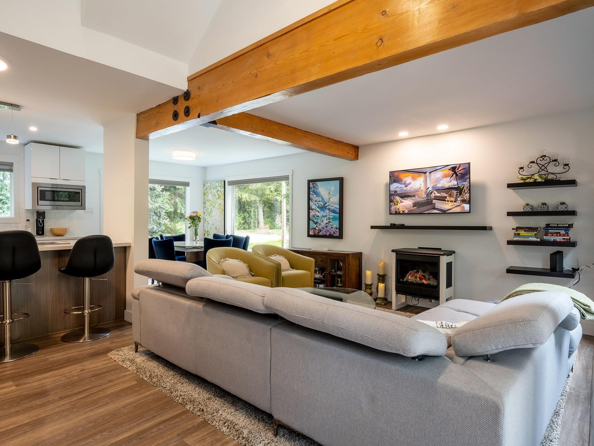 7211 N Fitzsimmons Road, Whistler, V8E 0E3 — photo 3