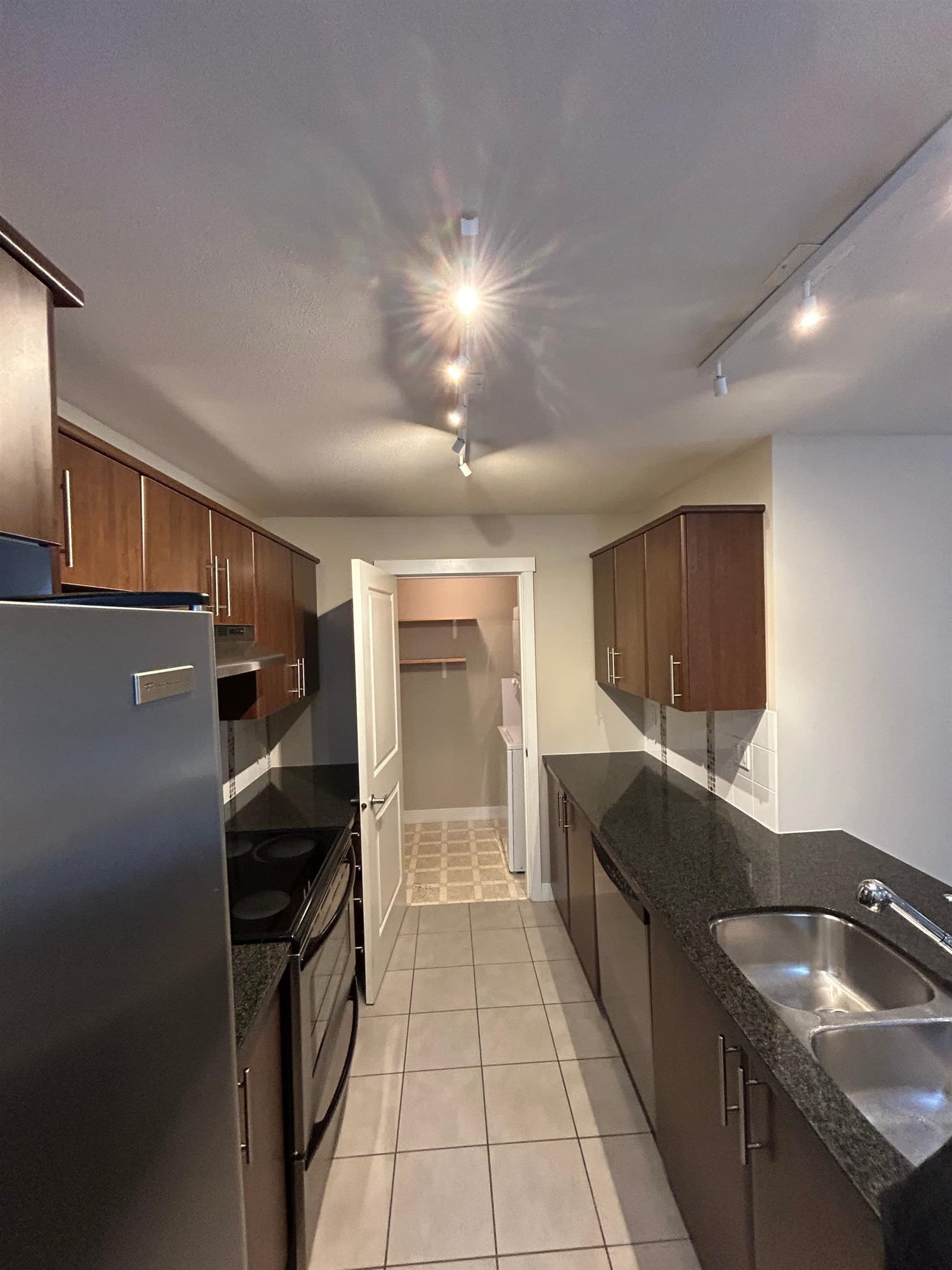 19388 65 Avenue, Surrey, V4N 5S1 — photo 5