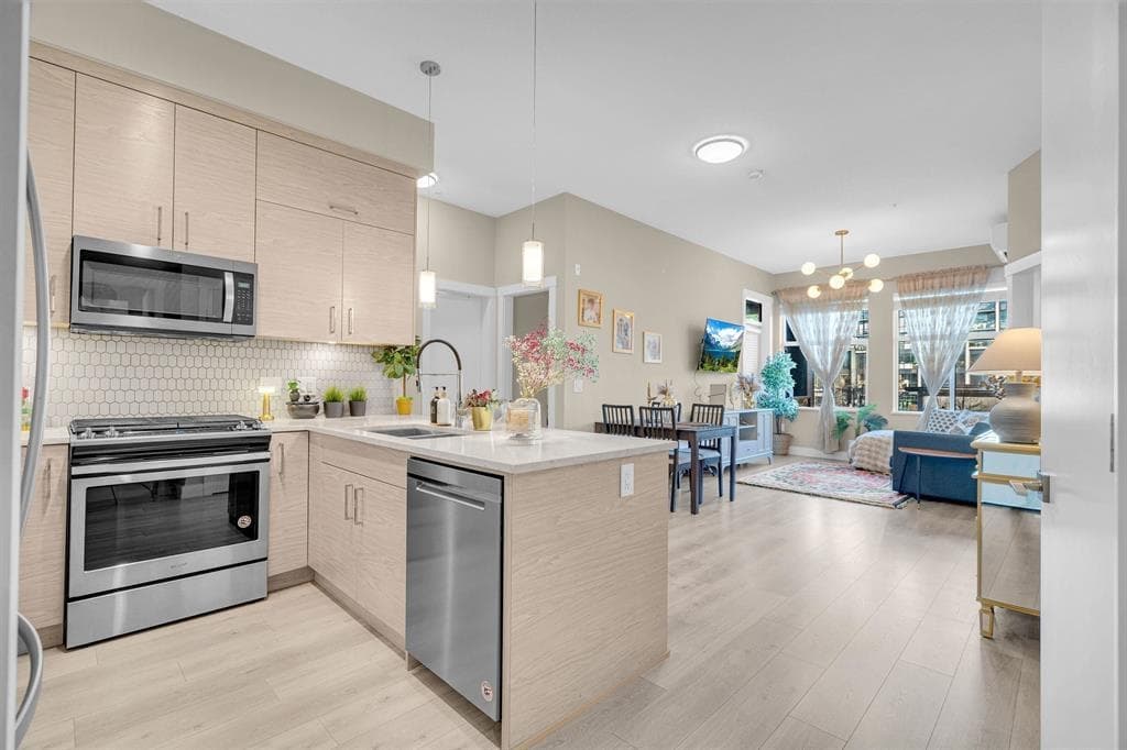 219 - 2120 Gladwin Road, Abbotsford, V3S 0L7 — photo 1