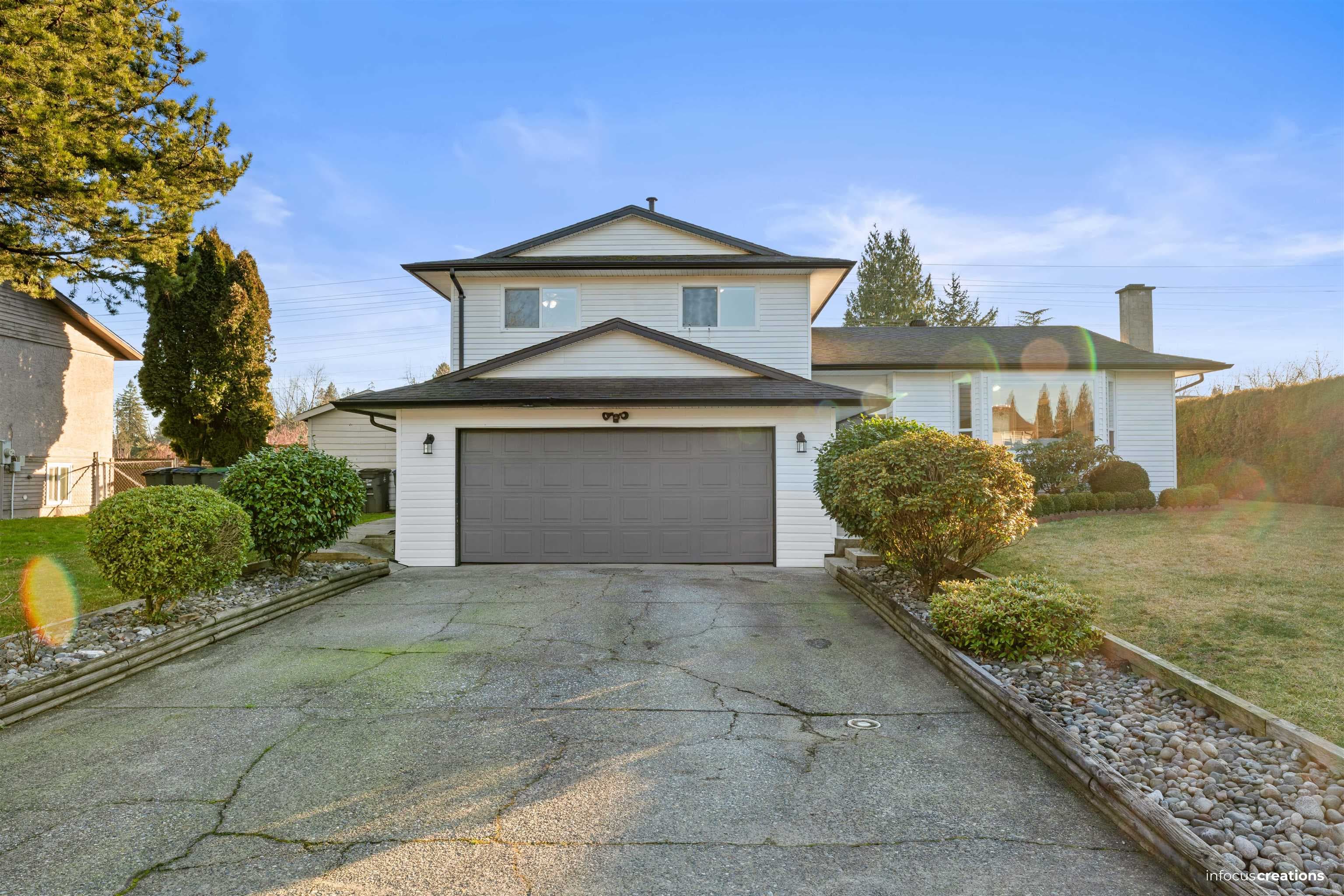 15796 95a Avenue, Surrey, V4N 2L4 — photo 2