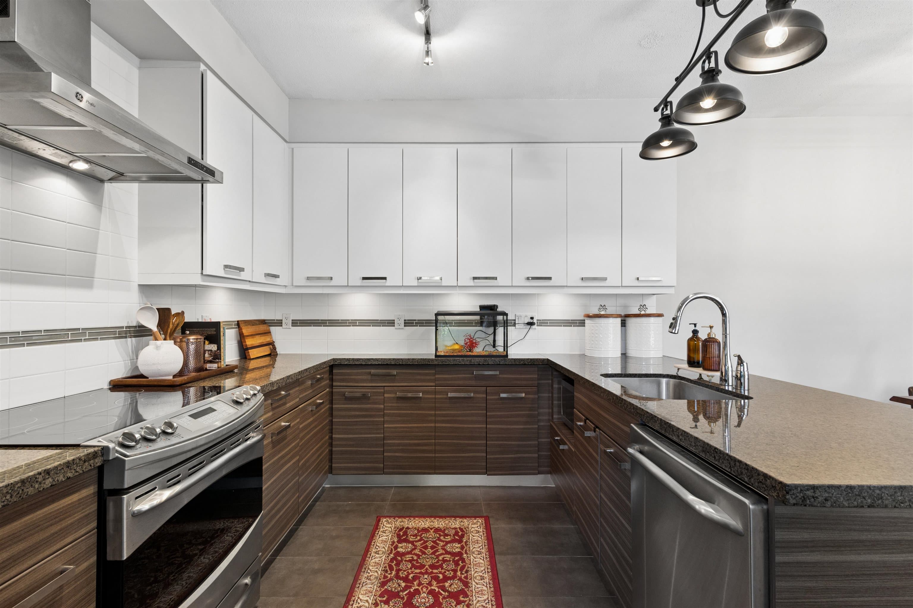 206 - 1273 Marine Drive, North Vancouver, V7P 1T3 — photo 5