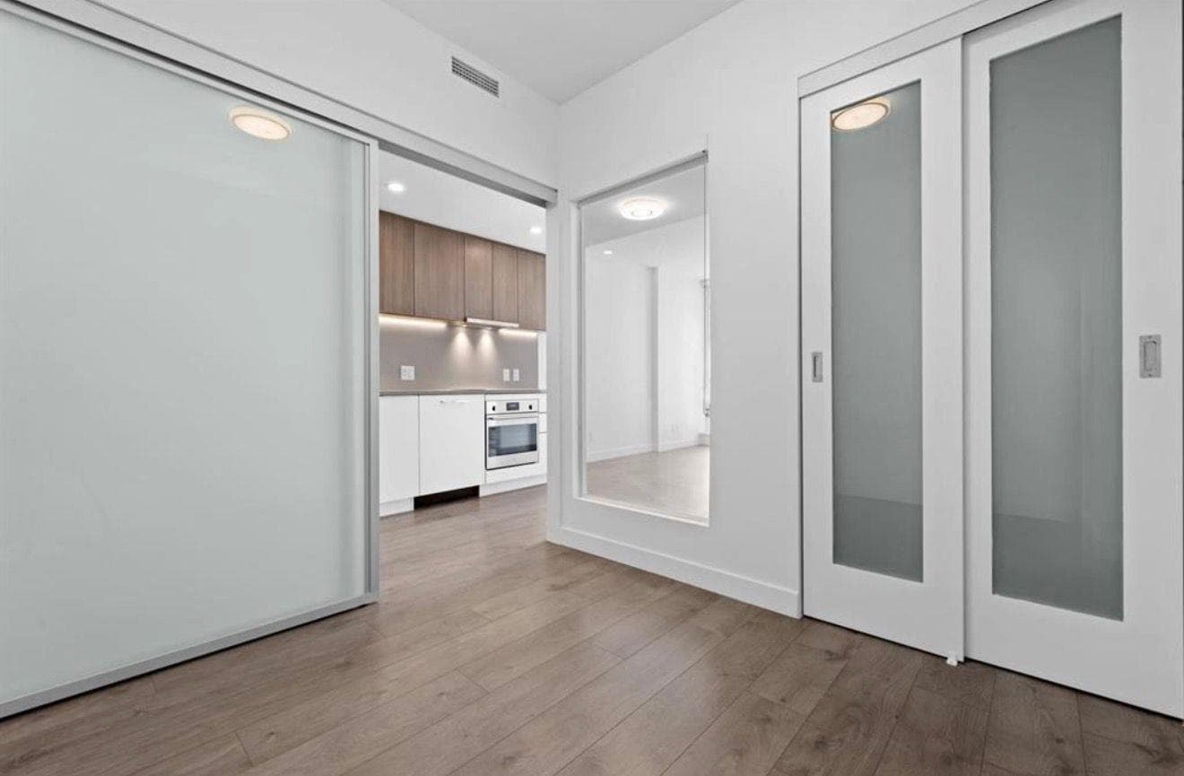 13318 104 Avenue, Surrey, V3T 0R2 — photo 5