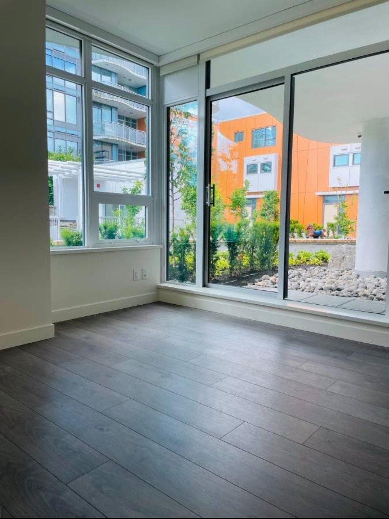 13318 104 Avenue, Surrey, V3T 0R2 — photo 4