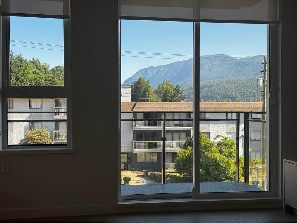 305 - 2015 St Johns St, Port Moody, Bc, Port Moody, V3H 0N5 — photo 2