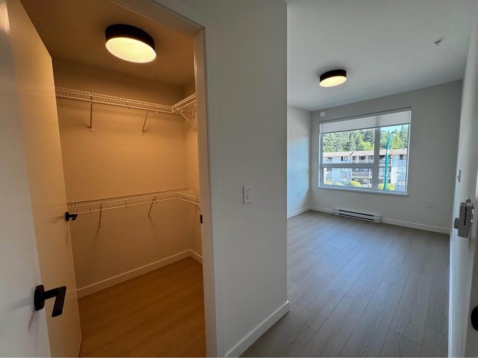305 - 2015 St Johns St, Port Moody, Bc, Port Moody, V3H 0N5 — photo 3