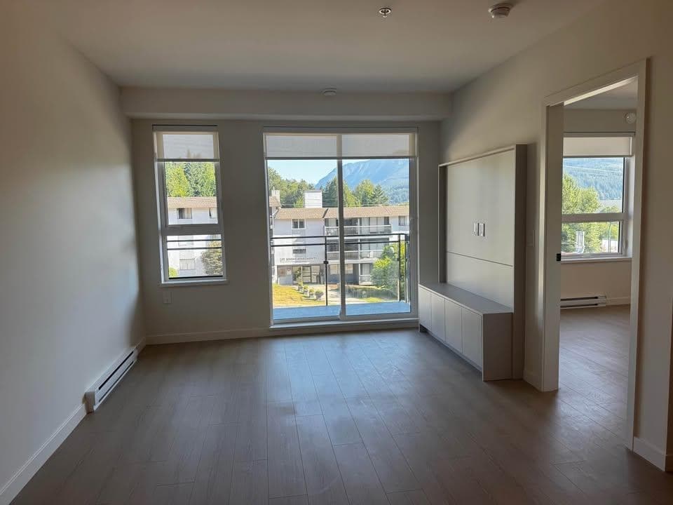 305 - 2015 St Johns St, Port Moody, Bc, Port Moody, V3H 0N5 — photo 5