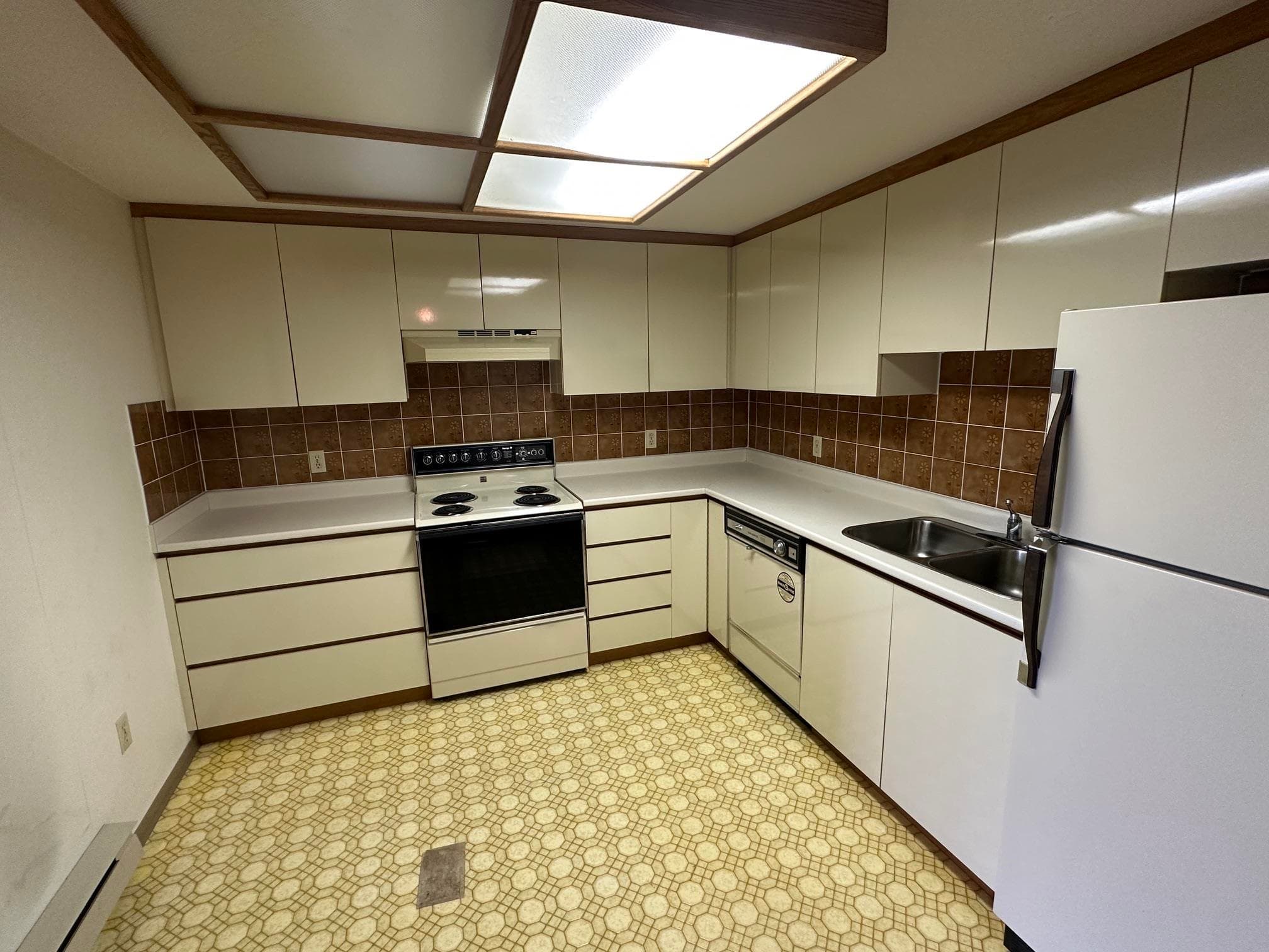 505 - 534 Sixth Street, New Westminster, V3L 5K7 — photo 2