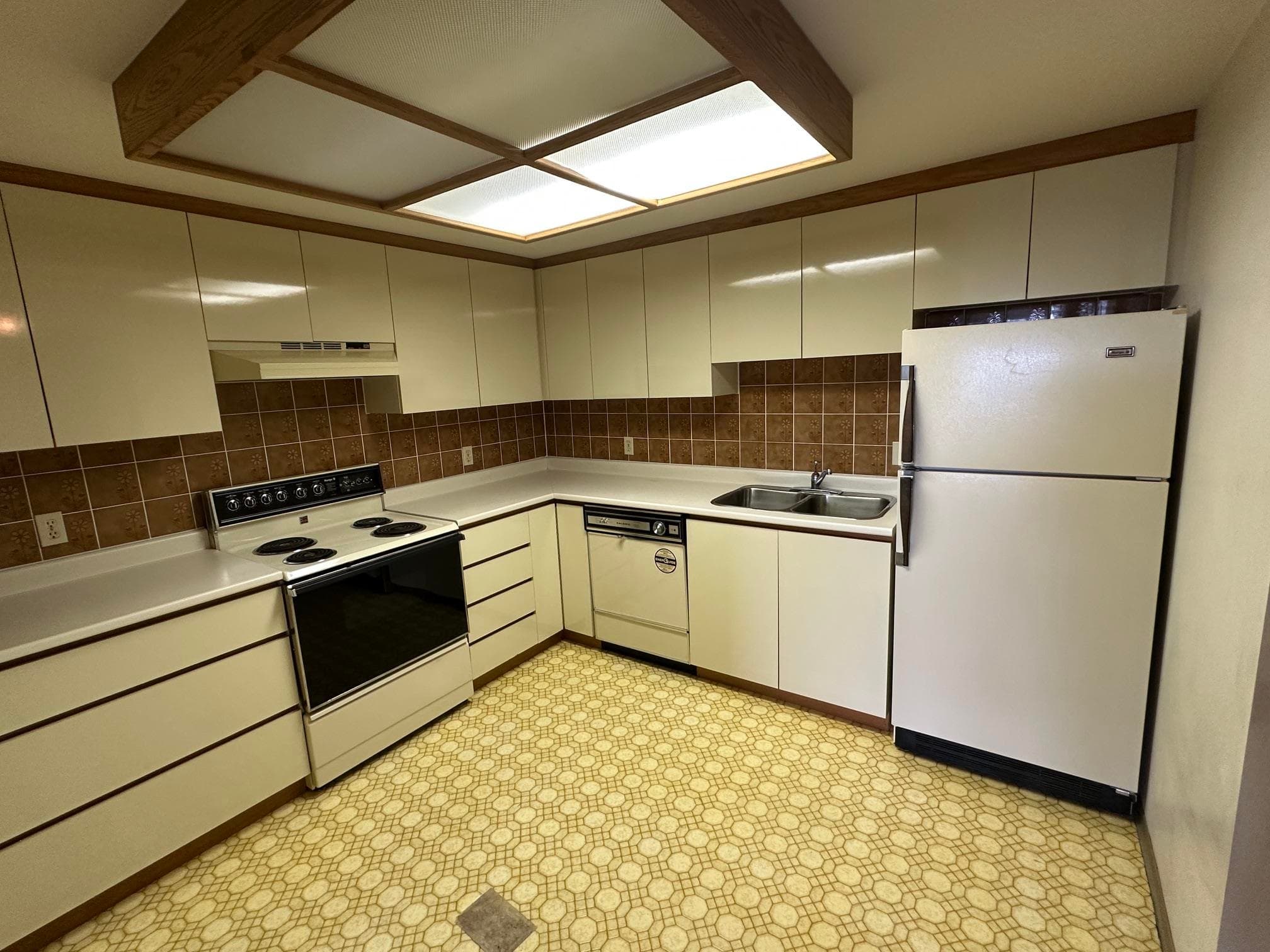 505 - 534 Sixth Street, New Westminster, V3L 5K7 — photo 3
