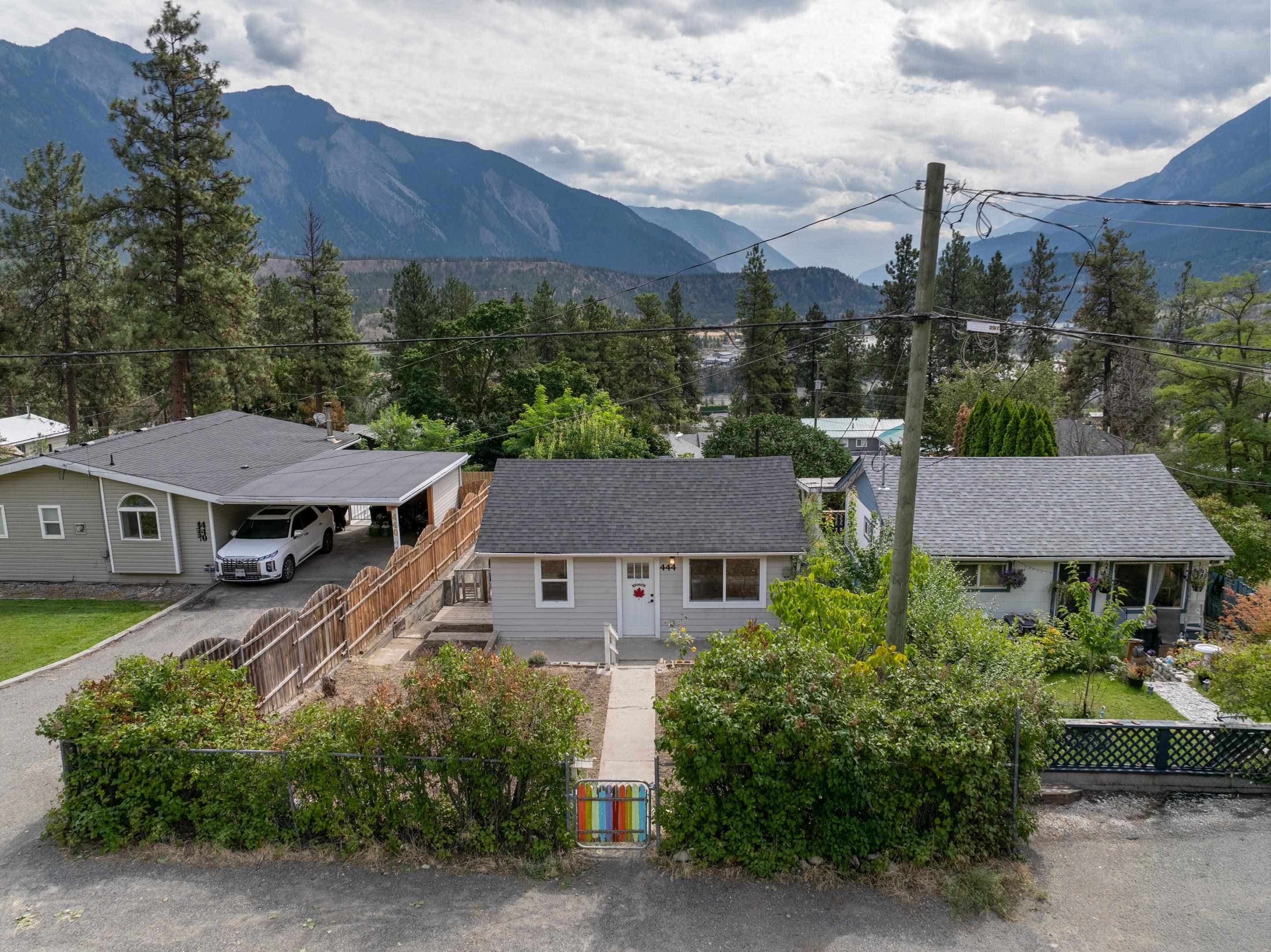 444 Victoria Street, Pemberton, V0K 1V0 — photo 1