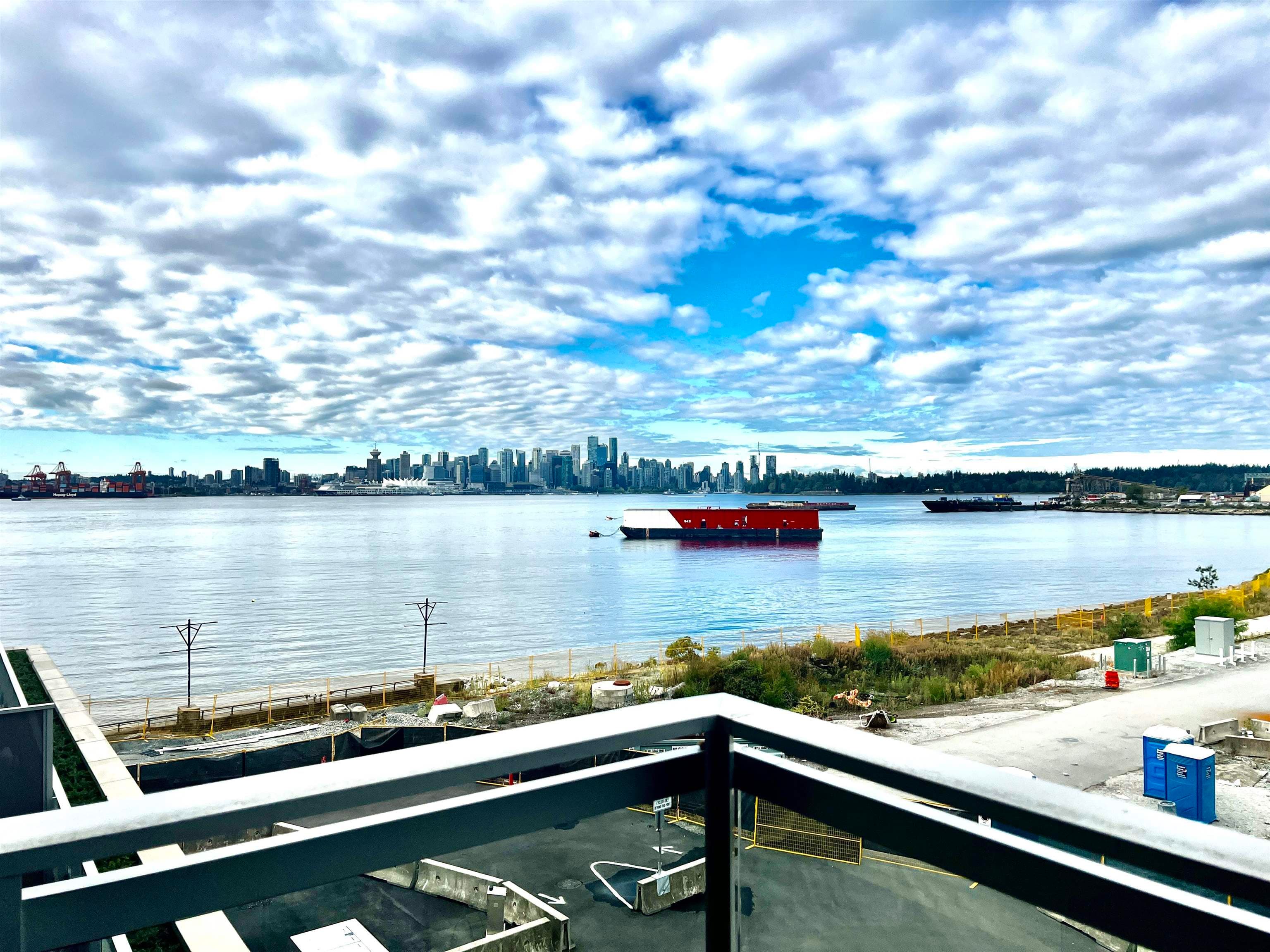 4F - 785 Harbour Way, North Vancouver, V7P 0G3 — photo 2