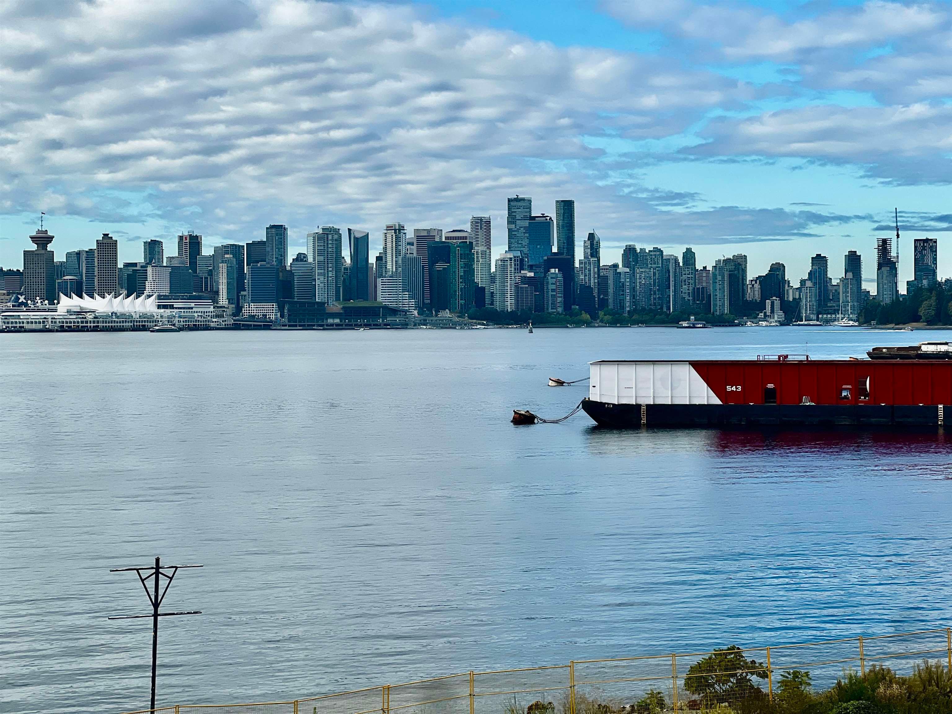 4F - 785 Harbour Way, North Vancouver, V7P 0G3 — photo 3
