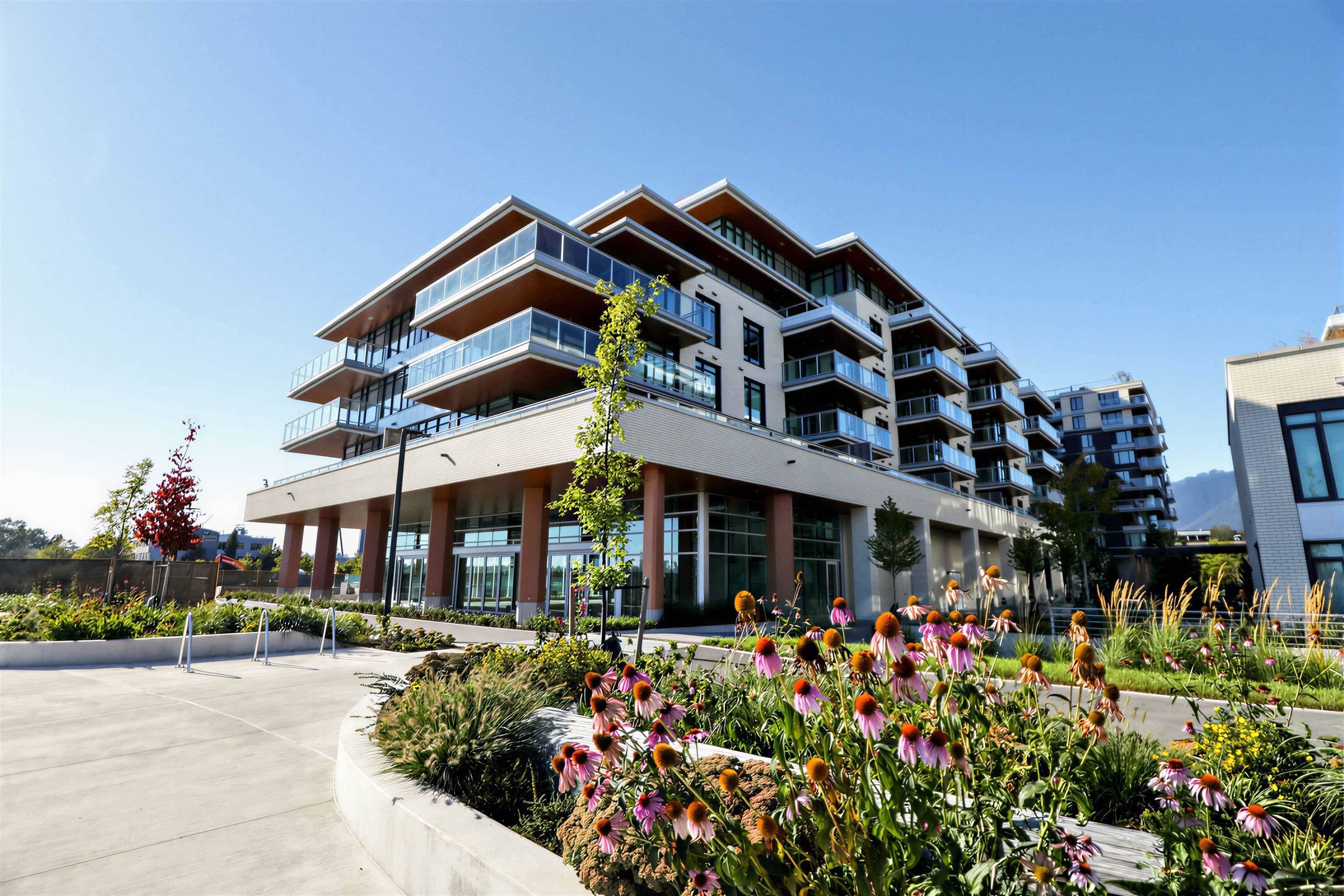 4F - 785 Harbour Way, North Vancouver