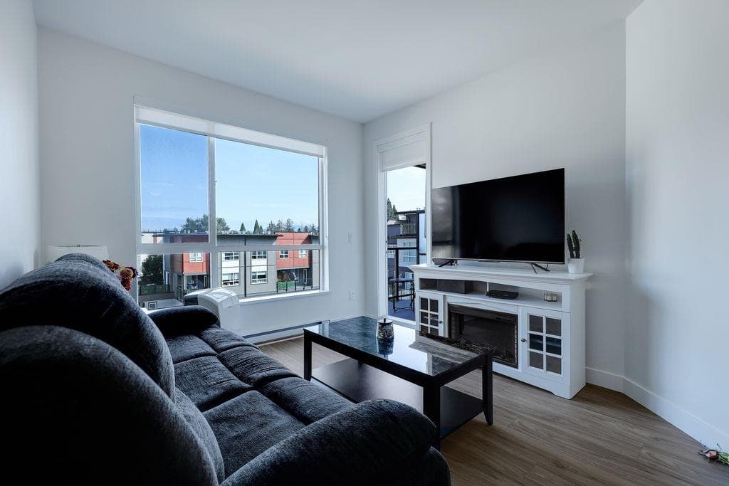 301 - 18811 72 Avenue, Surrey, V4N 6W7 — photo 2