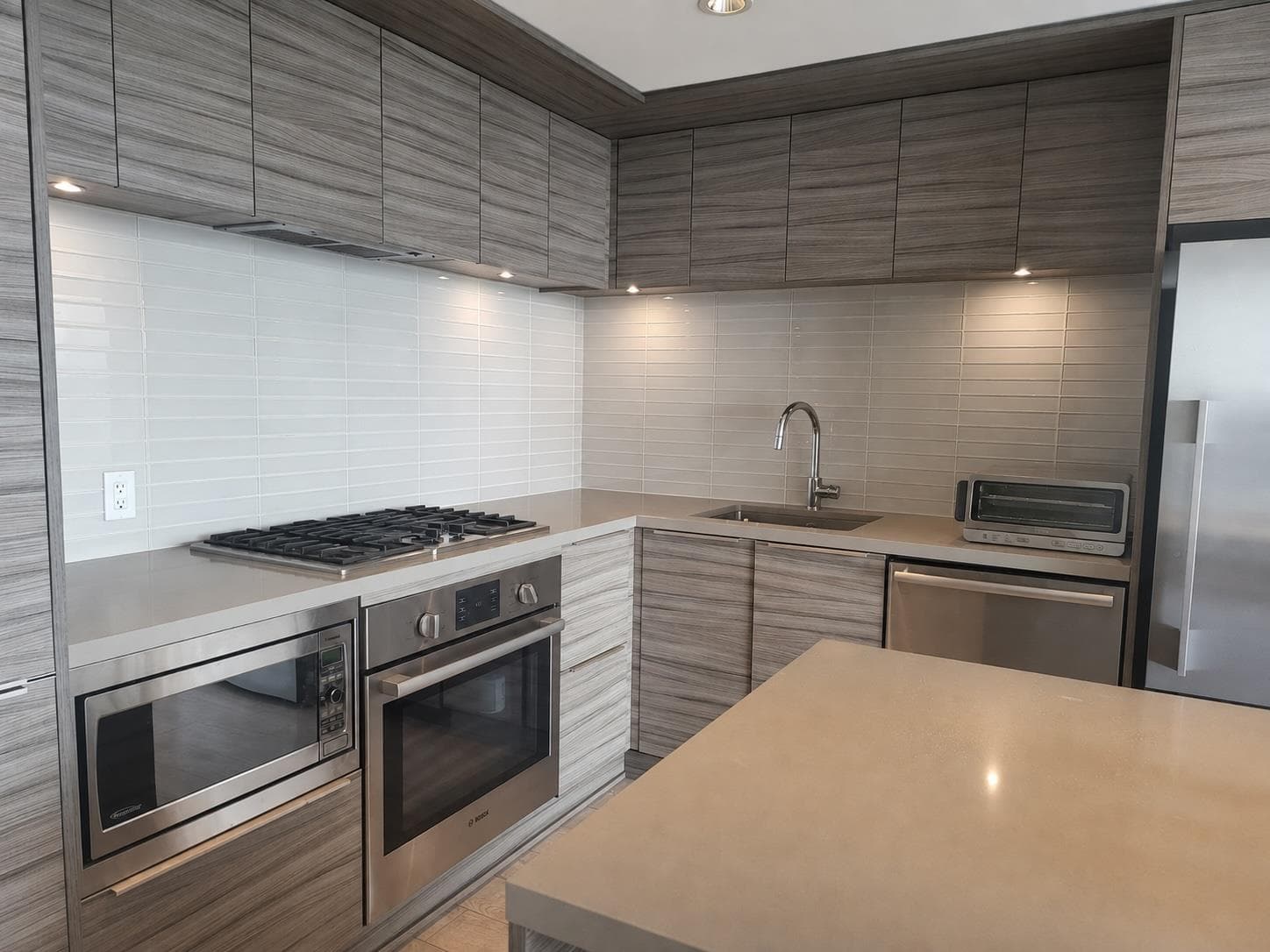 606 - 1550 Fern Street, North Vancouver, V7J 0A9 — photo 5