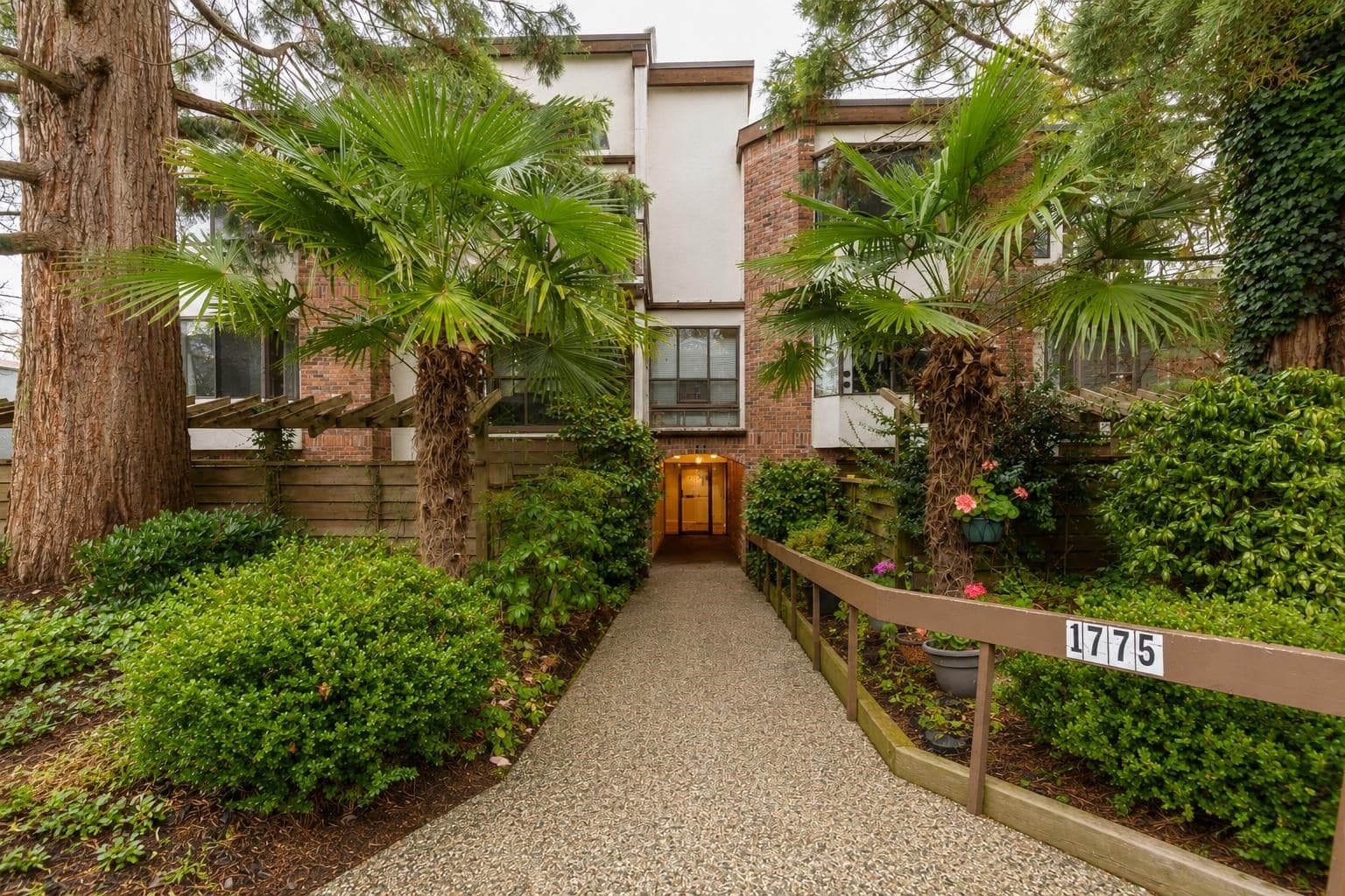 203 - 1775 W 10th Avenue, Vancouver