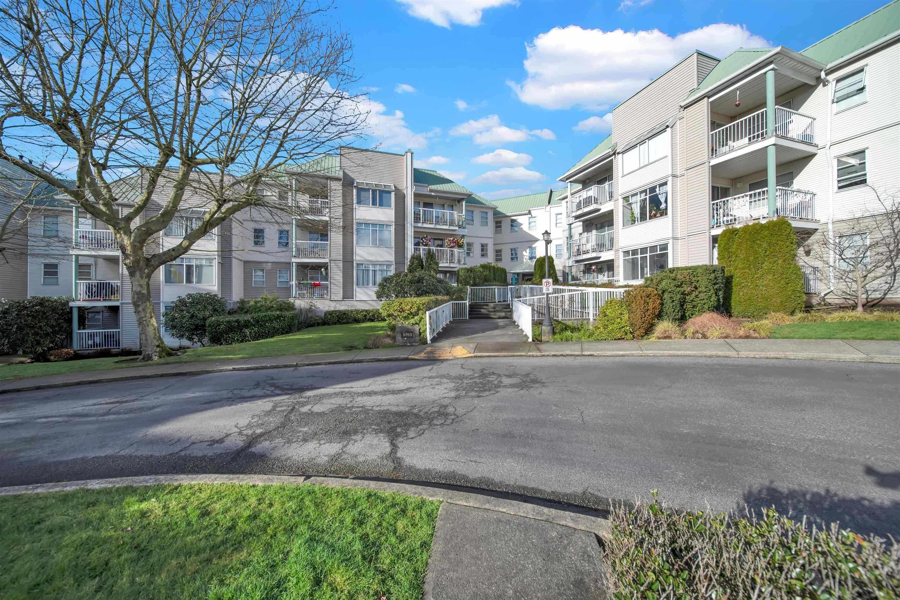 102 - 9765 140 Street, Surrey