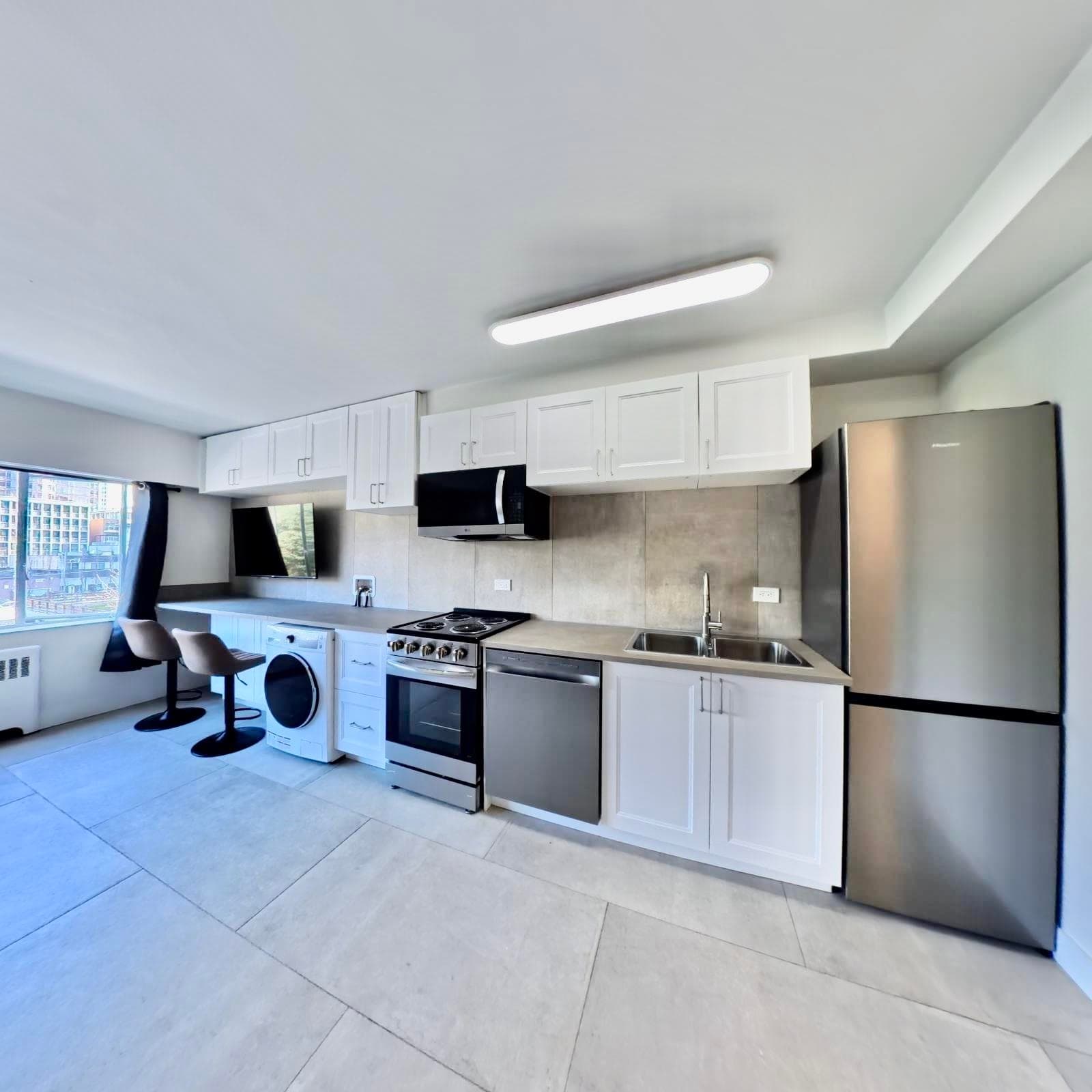 210 - 1540 Haro Street, Vancouver, V6G 1G5 — photo 2