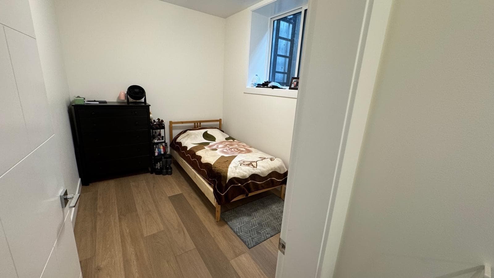 463 W 14th Street, North Vancouver, V7M 2Y1 — photo 5